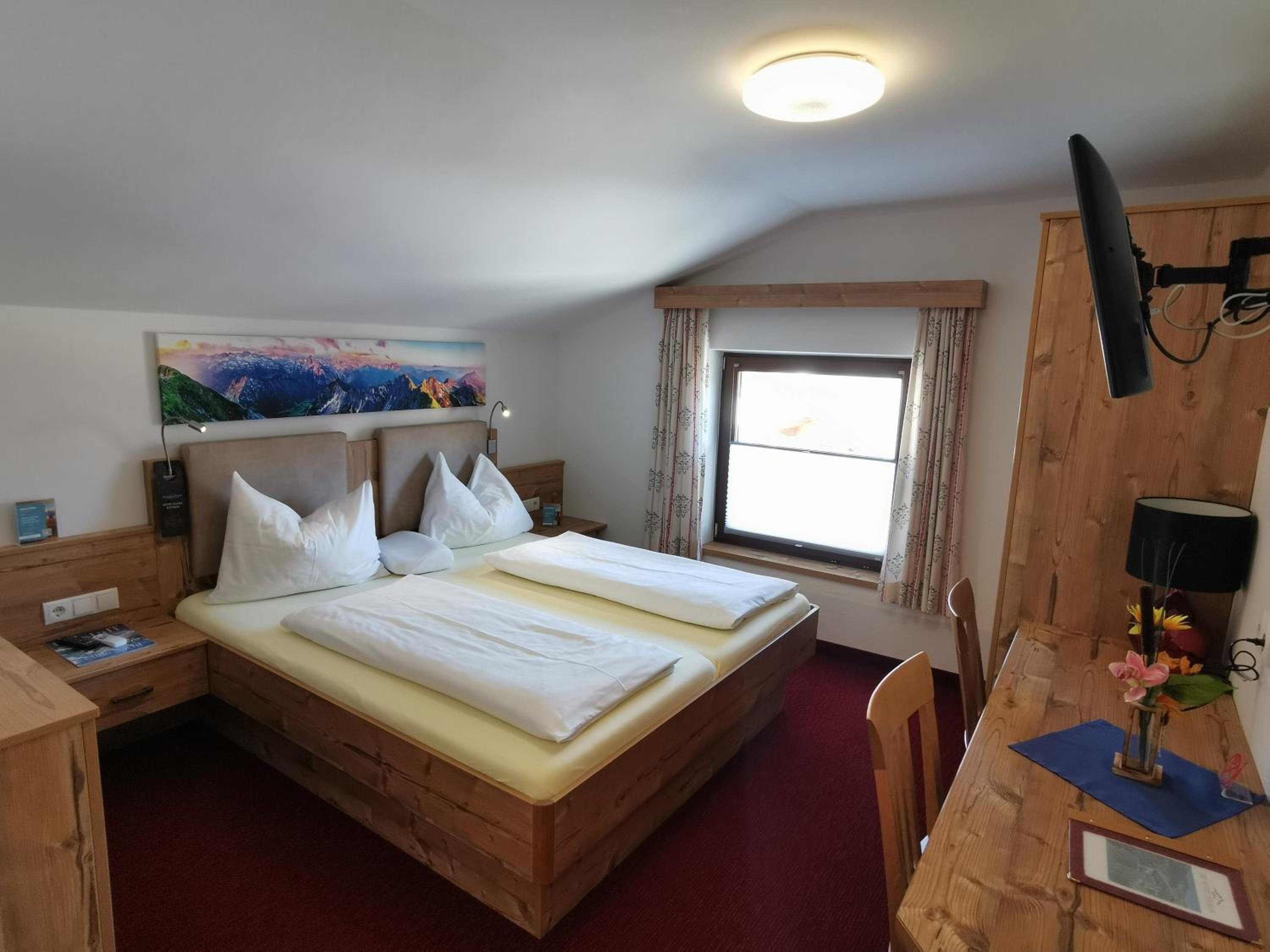 Design Double Room with Mountain View