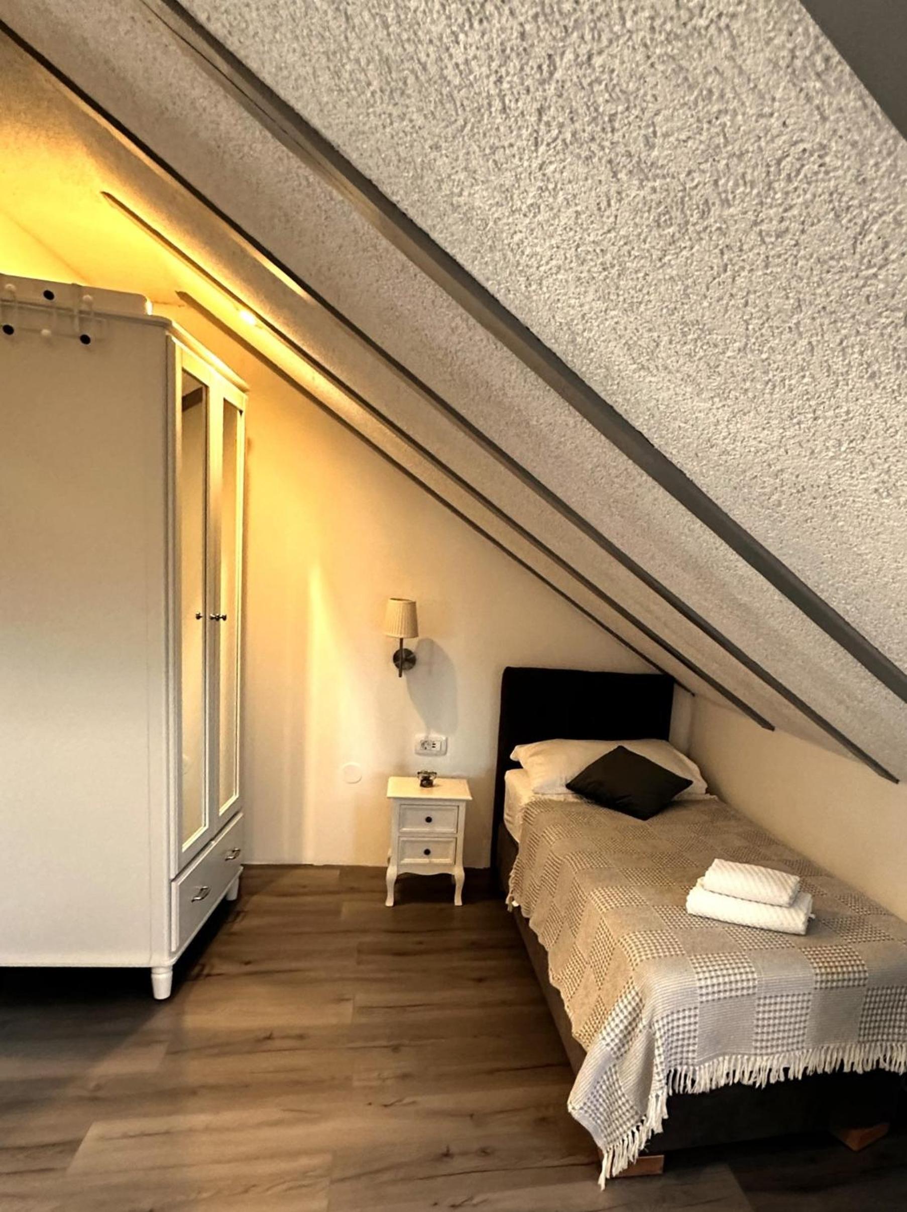 Standard Triple Room - Photo 3
