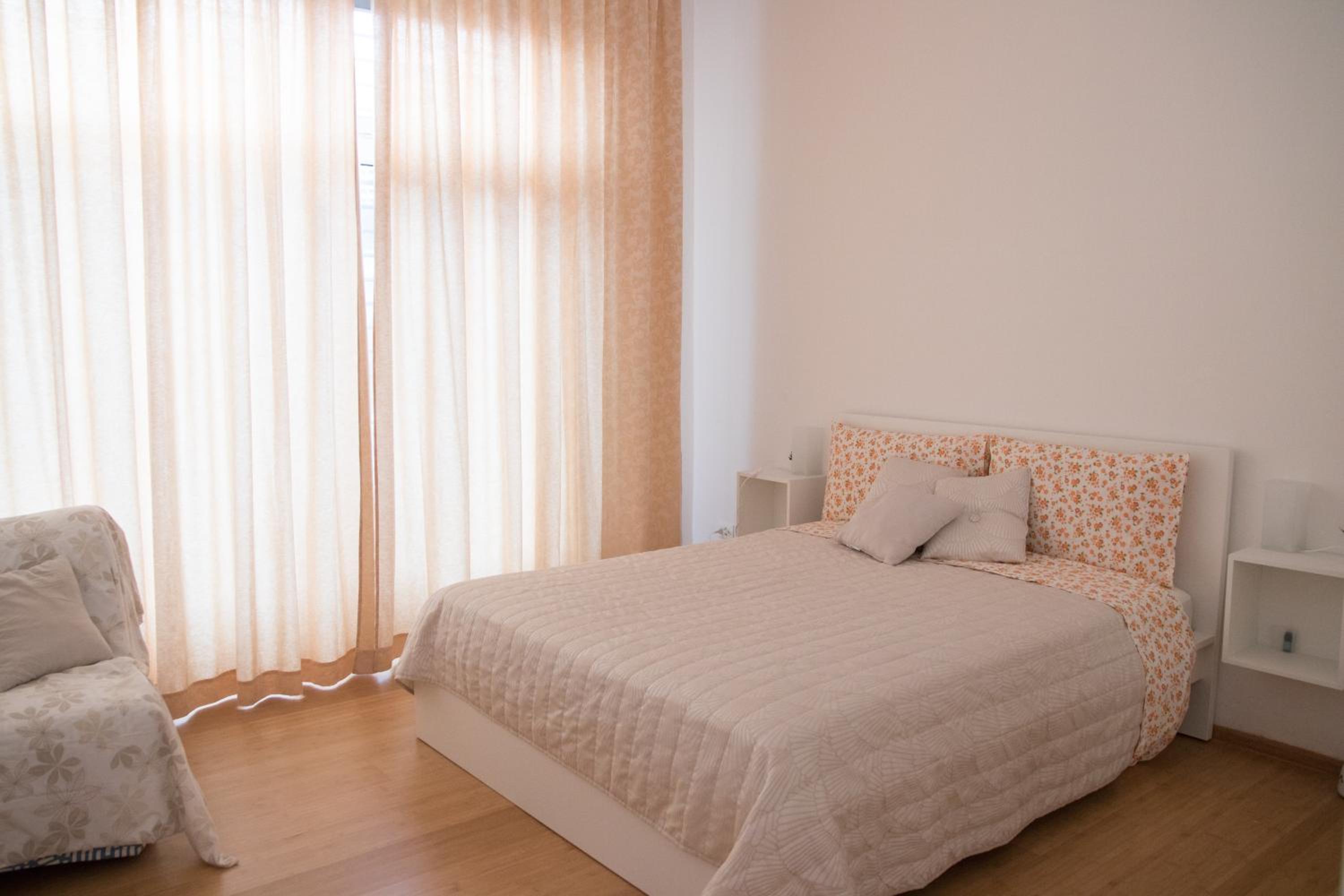 One-Bedroom Apartment - Photo 13