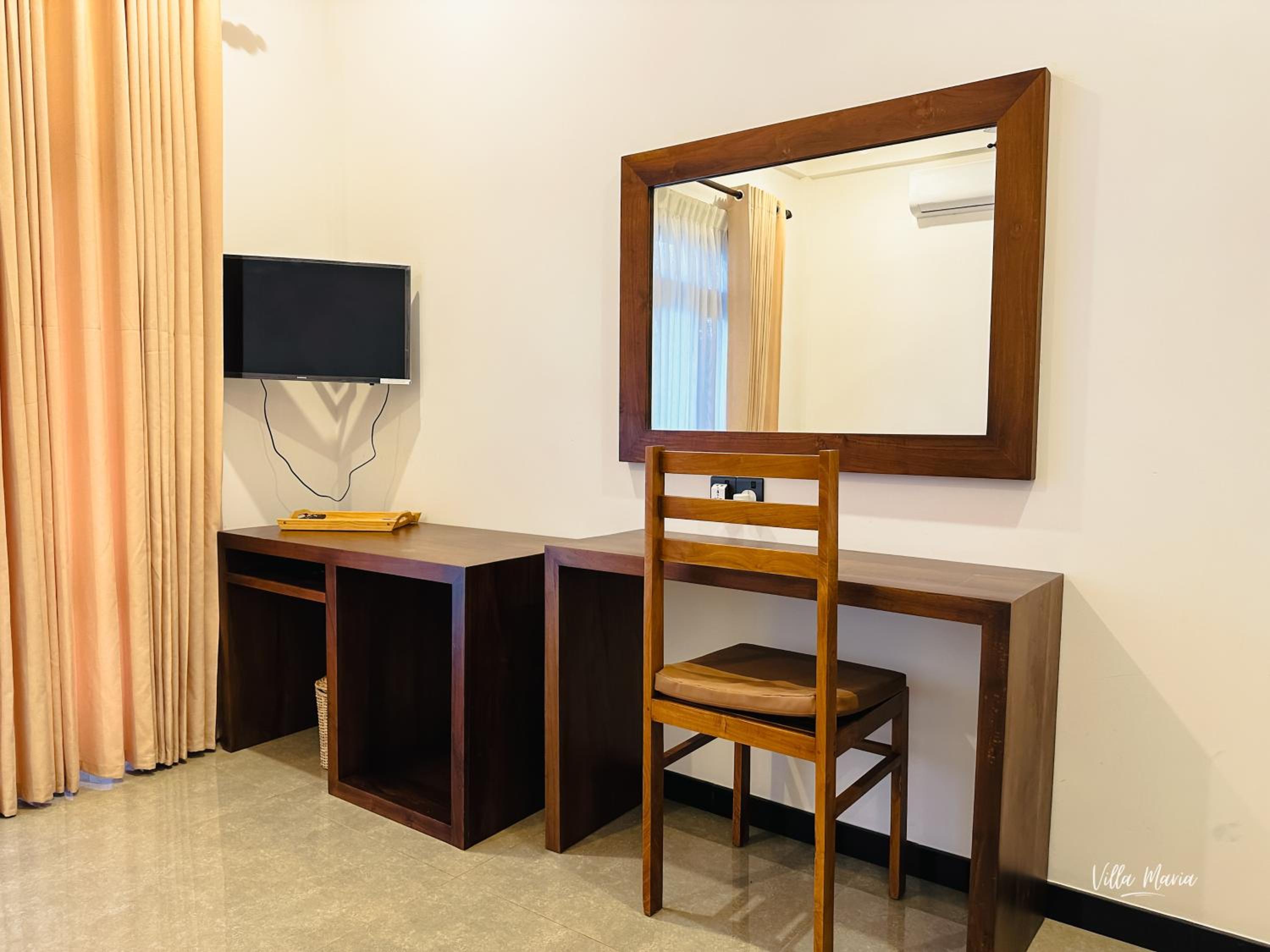 King Room with Garden View ((Free Airport Pickup for Stays over 21 Nights) photo 3