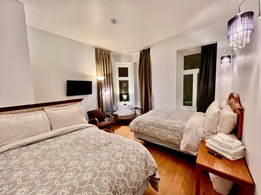 Double or Twin Room with Private Bathroom photo 1