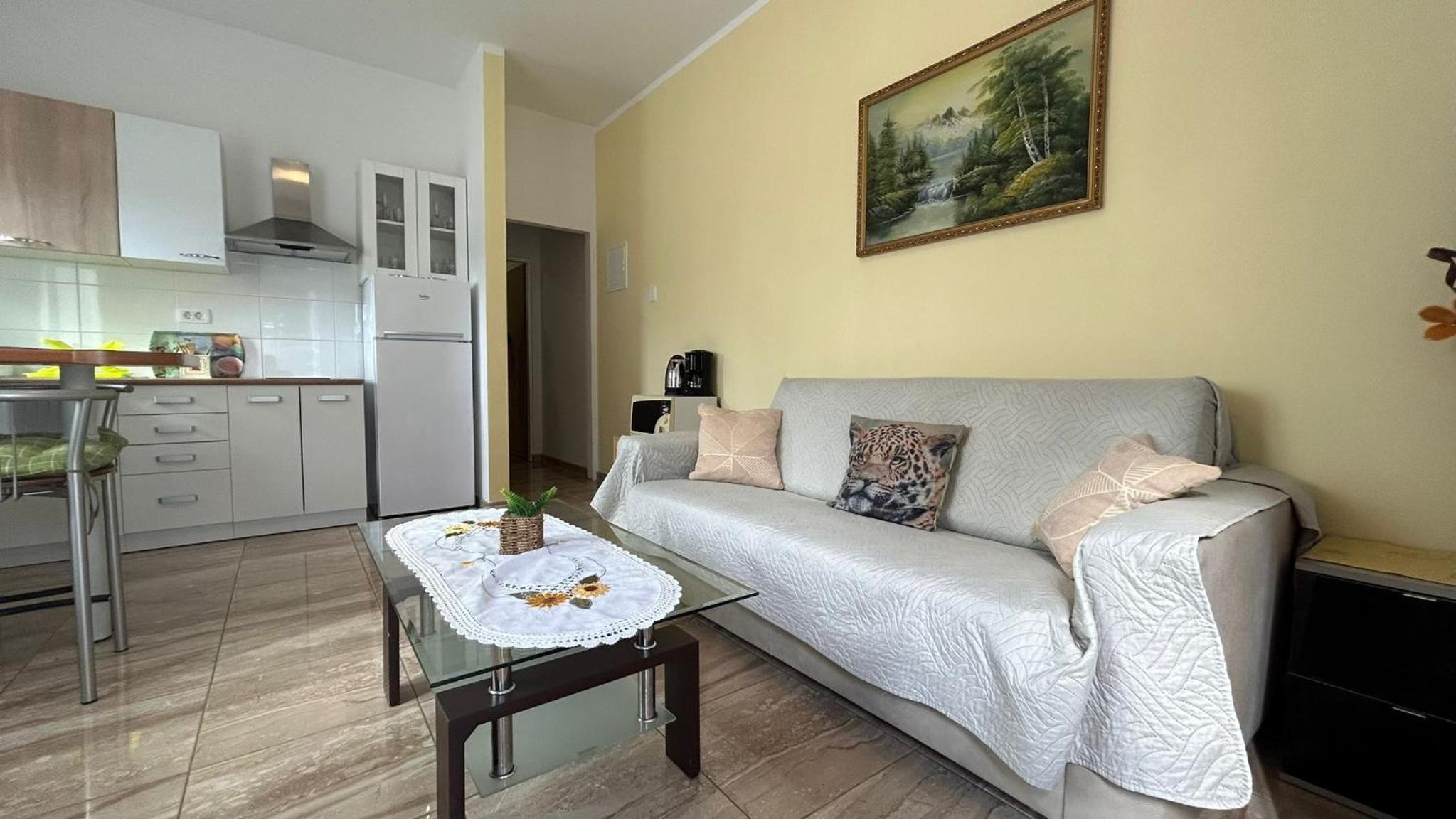 One-Bedroom Apartment with Pool View