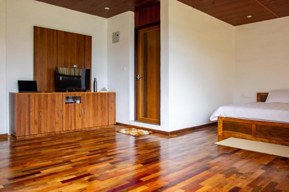 Family Room with Mountain View photo 3