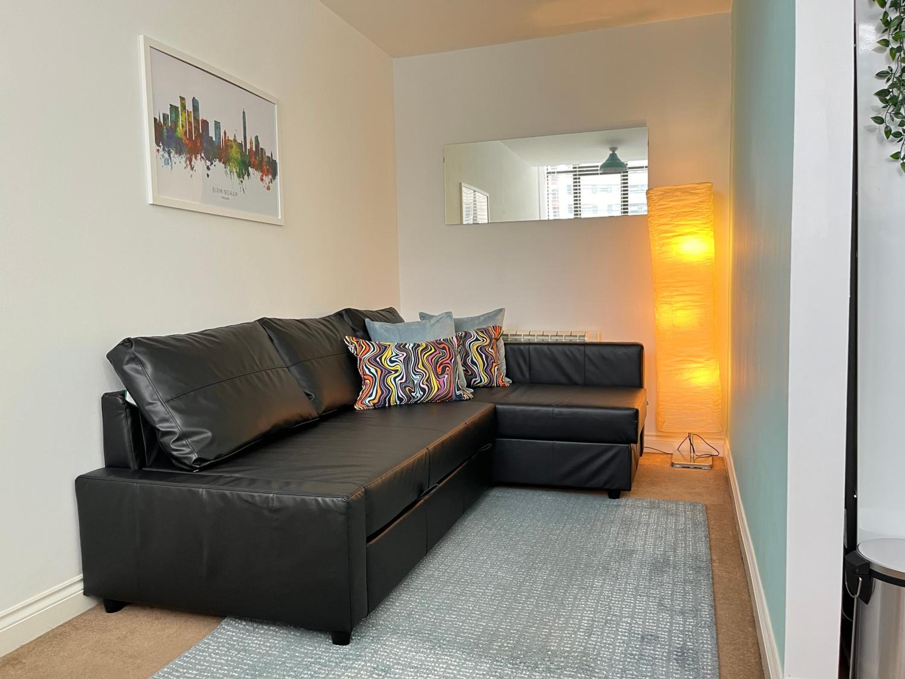 One-Bedroom Apartment photo 3