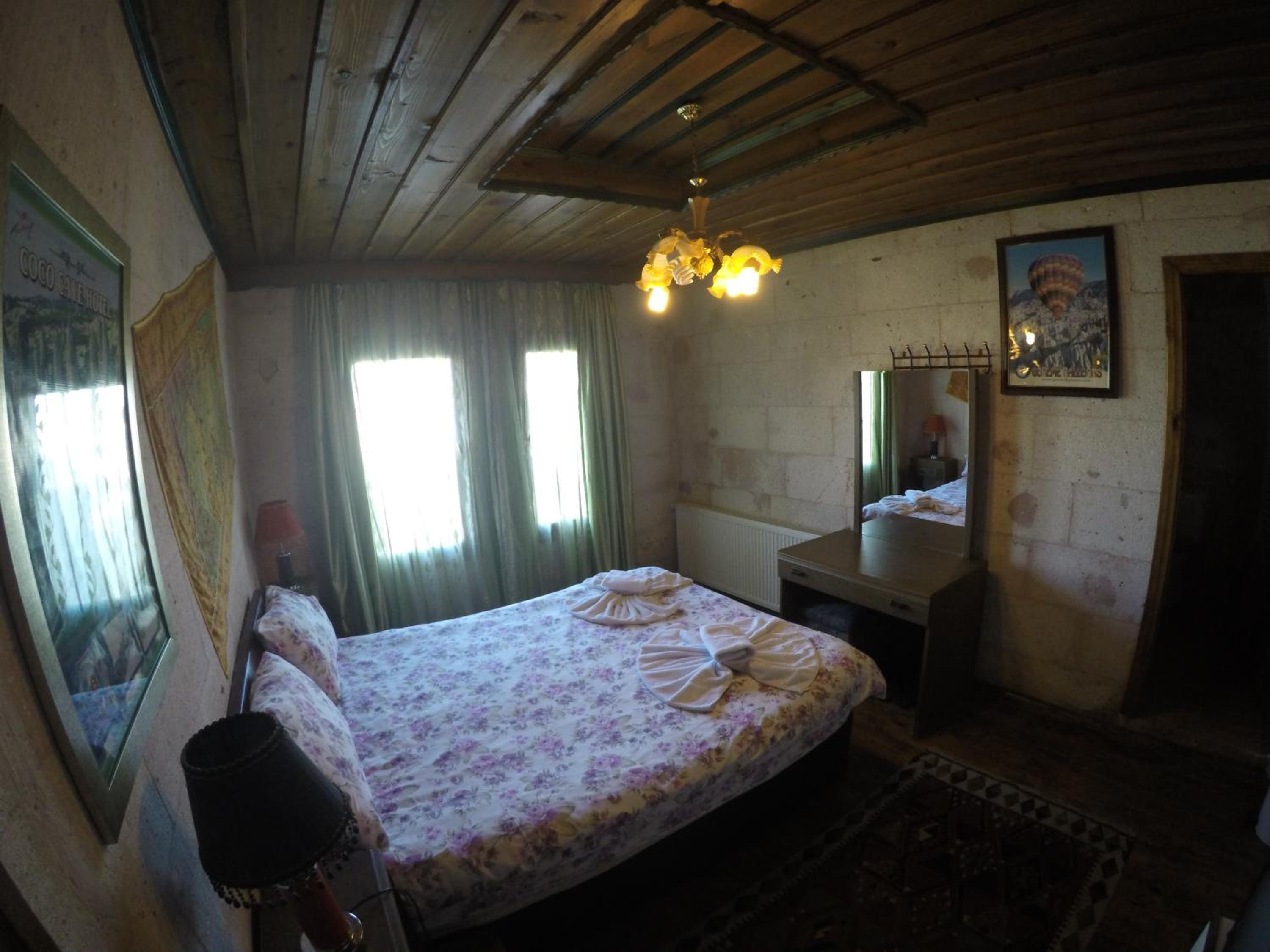 Panoramic Stone Room - Photo 5