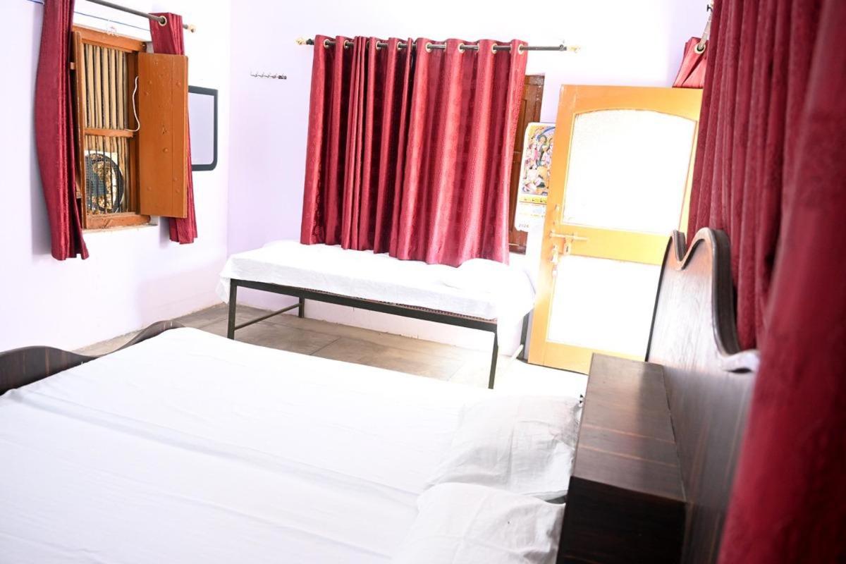 Double Room With Private Bathroom photo 2