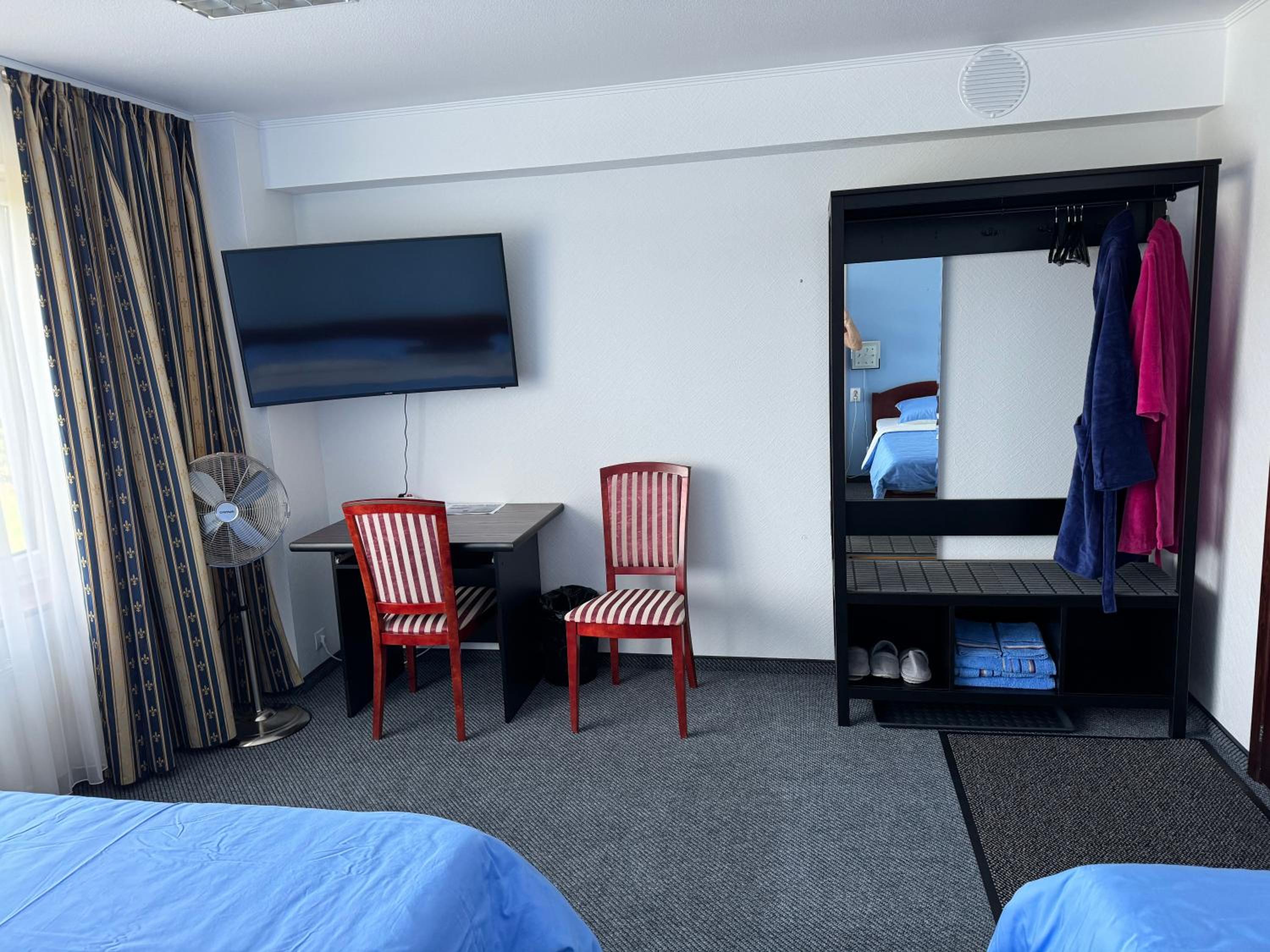 Comfort Triple Room with Shower photo 2