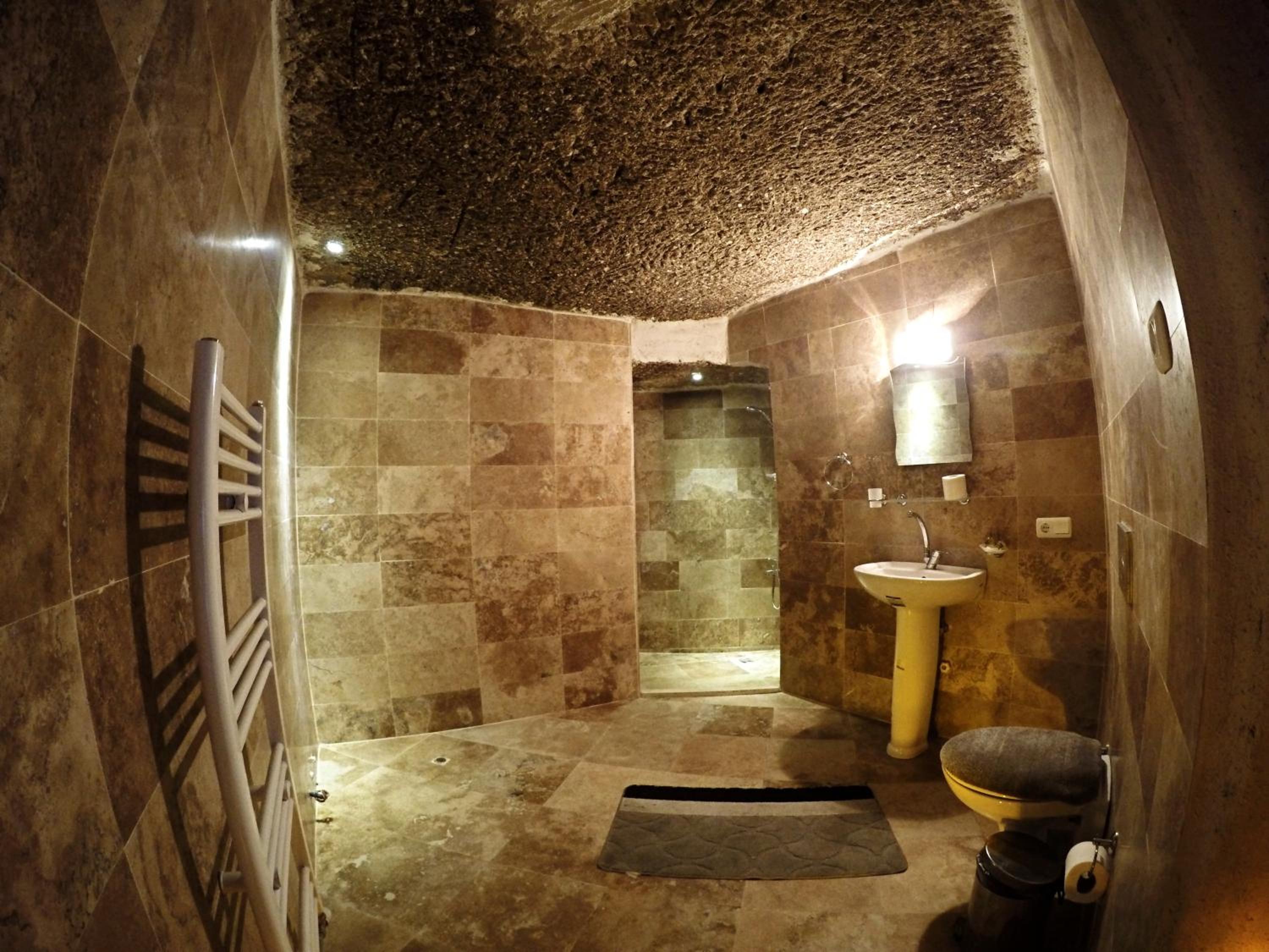 King Cave Suite Room - Photo 3