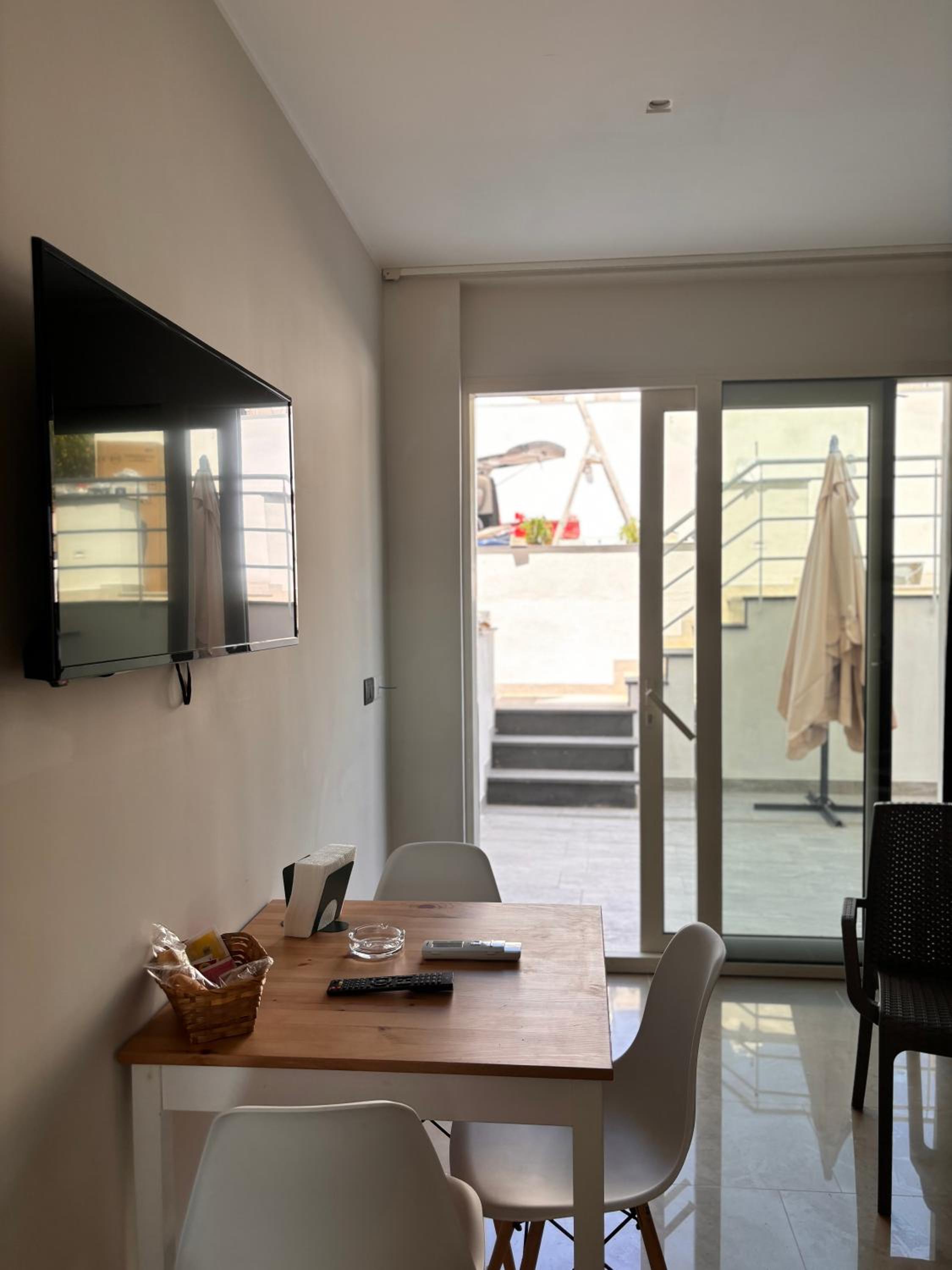 One-Bedroom Apartment with Sea View and Balcony photo 3