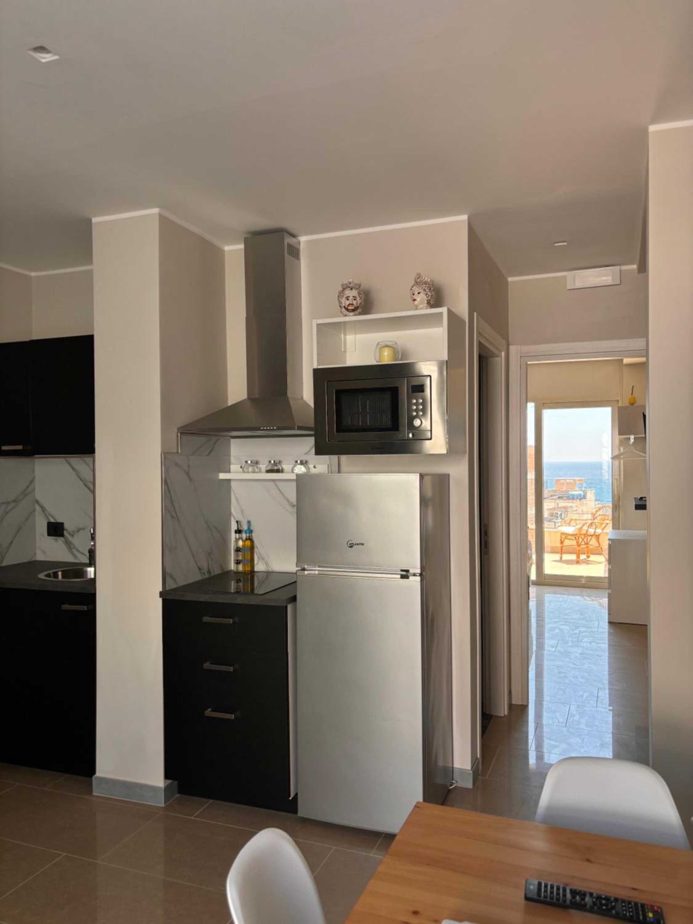One-Bedroom Apartment with Sea View and Balcony photo 2