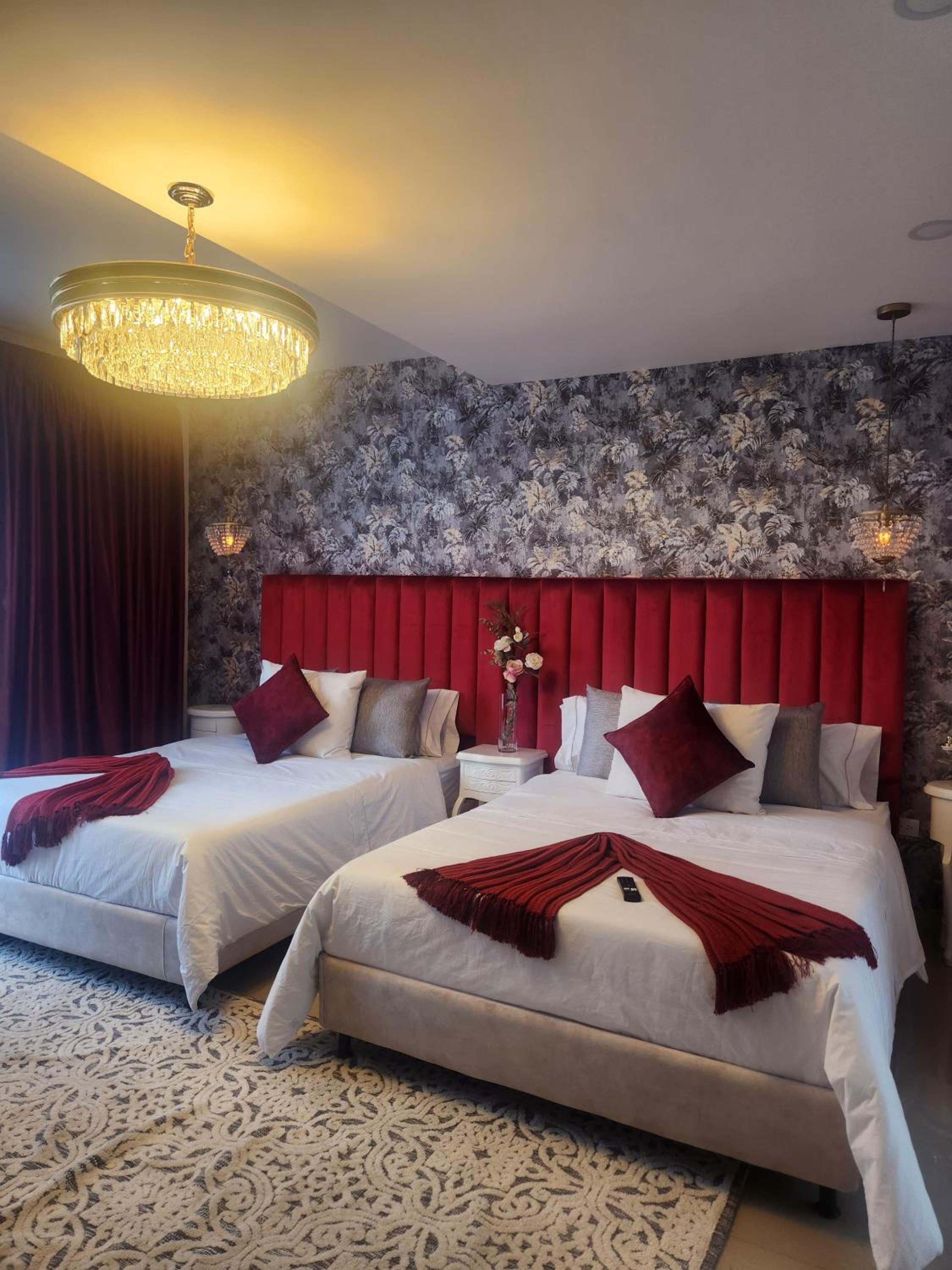 Deluxe Suite with Spa Bath photo 1