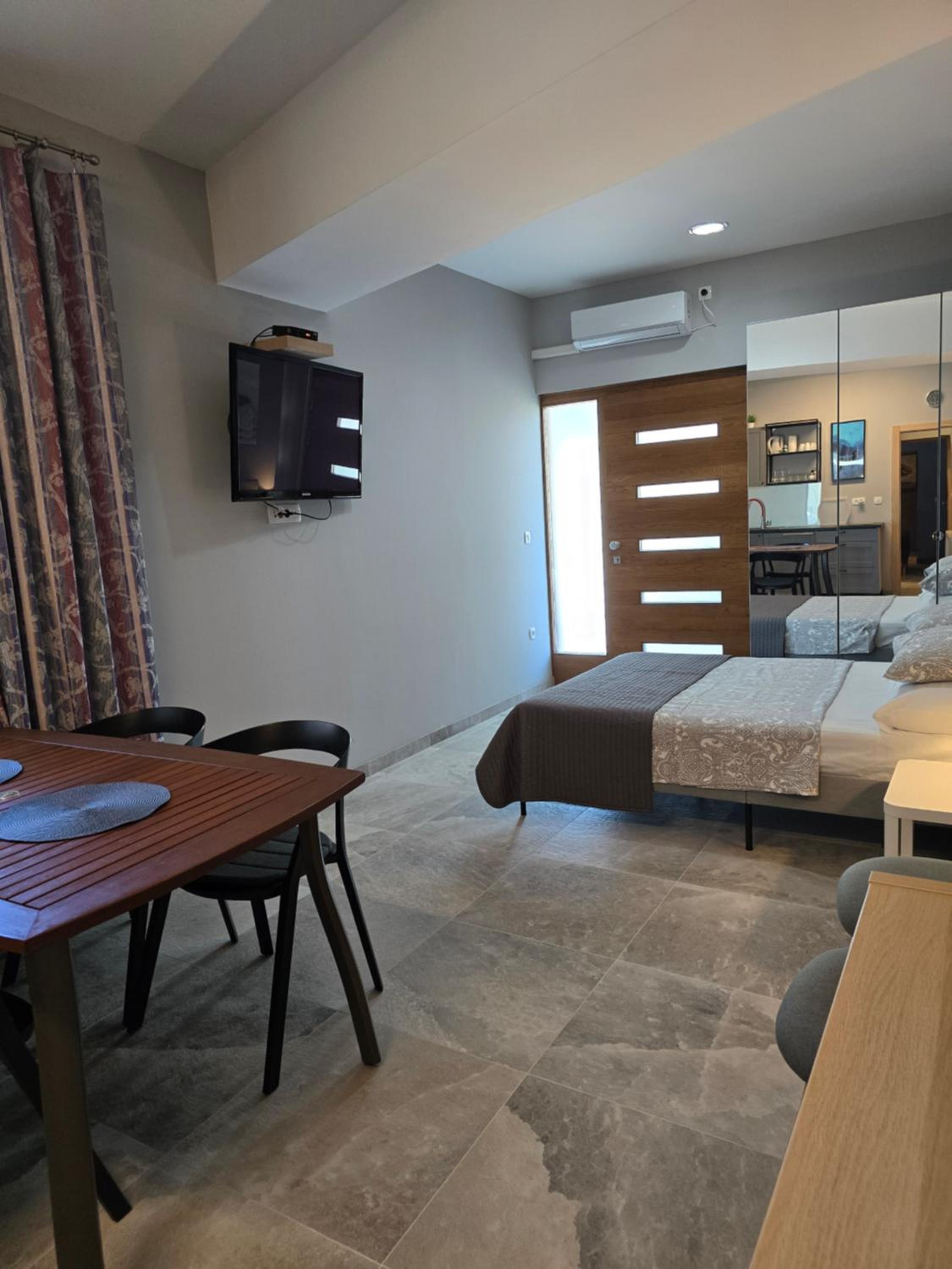 Apartment photo 1
