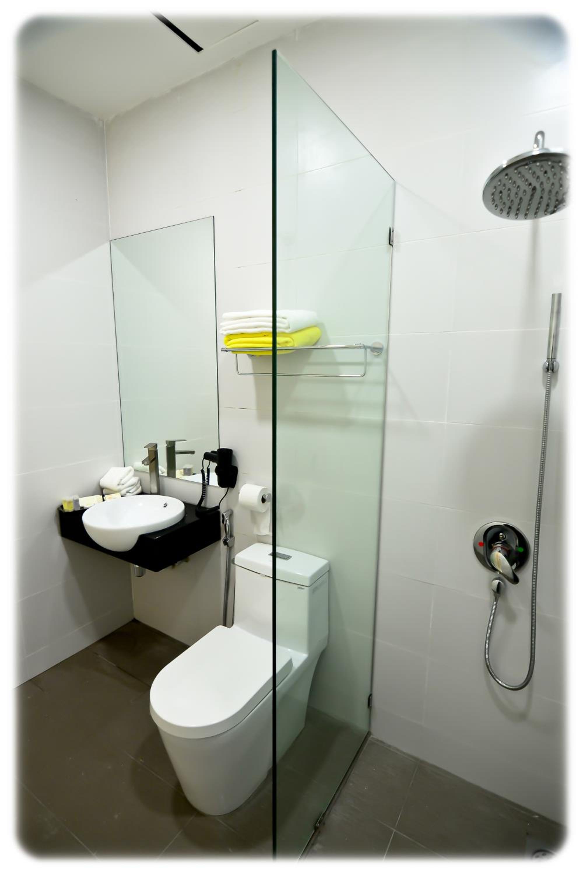 Standard Twin Room - Photo 1