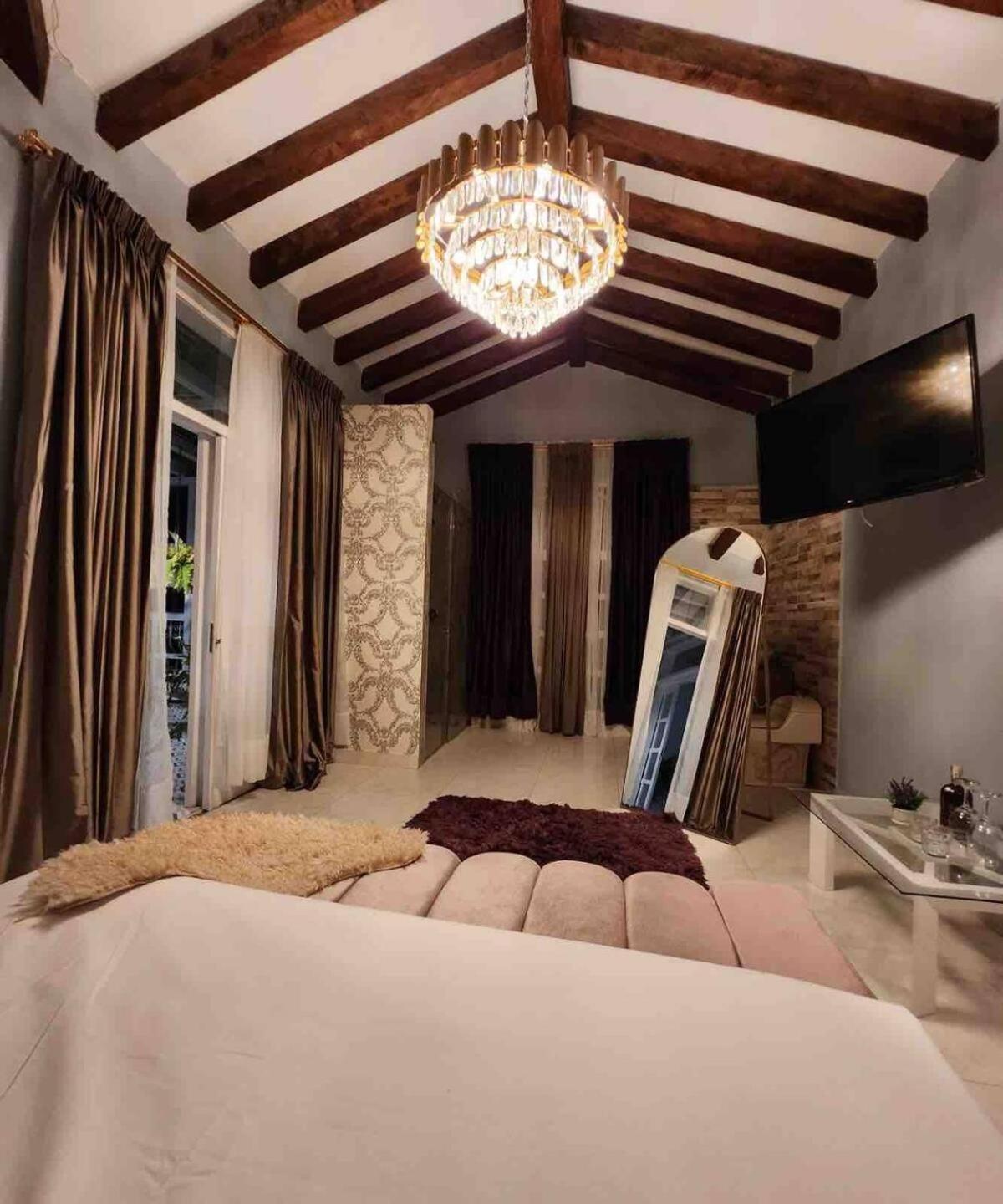 Deluxe Double Room with Balcony photo 2