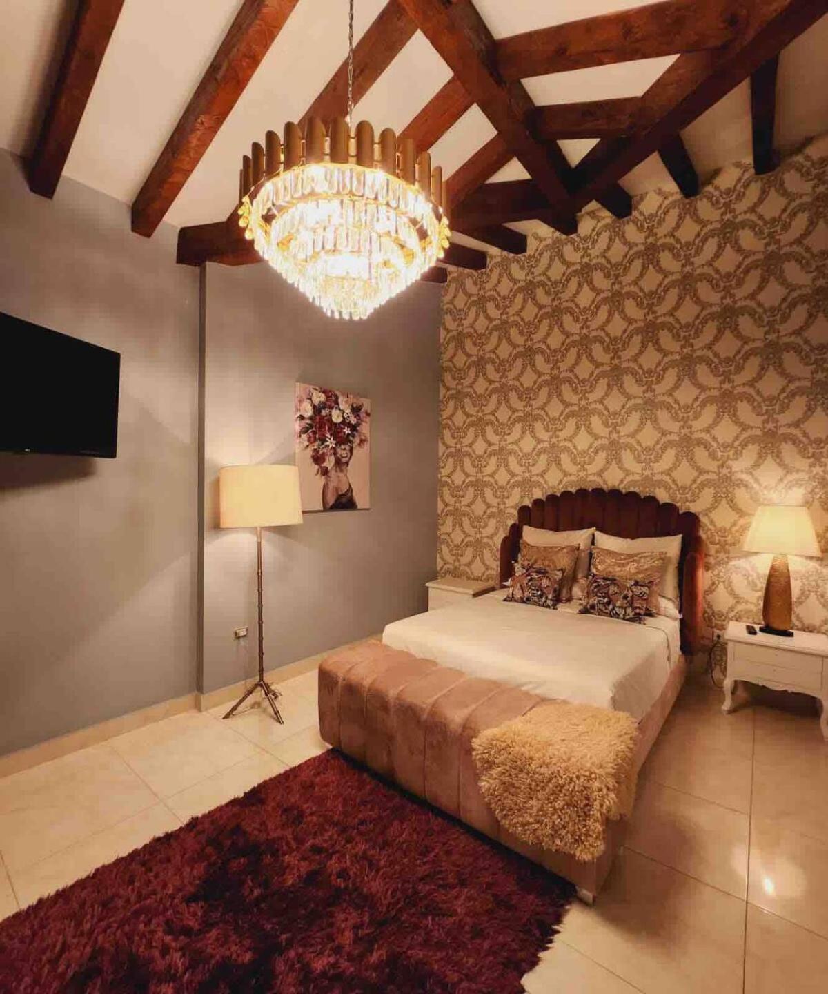 Deluxe Double Room with Balcony photo 1
