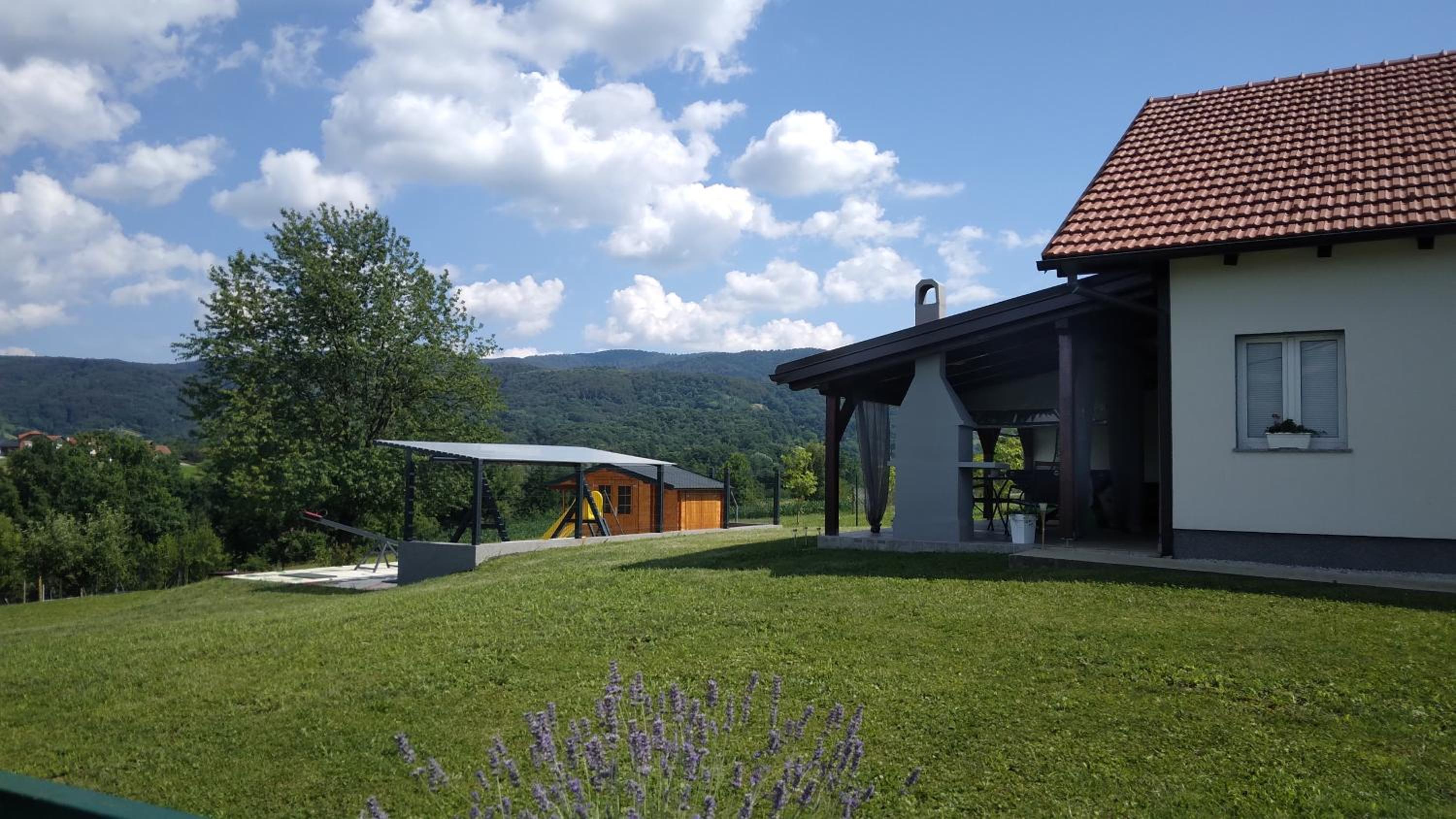 Two-Bedroom House - Photo 22