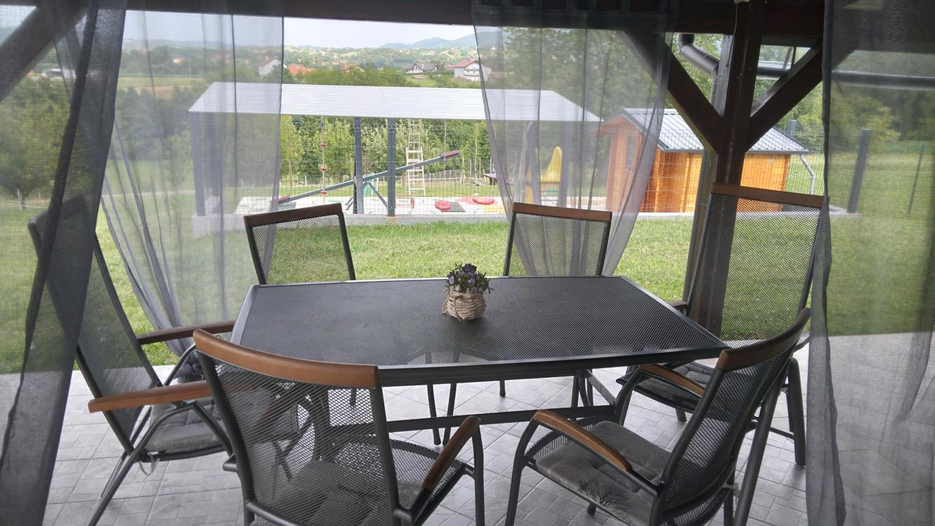 Two-Bedroom House - Photo 23