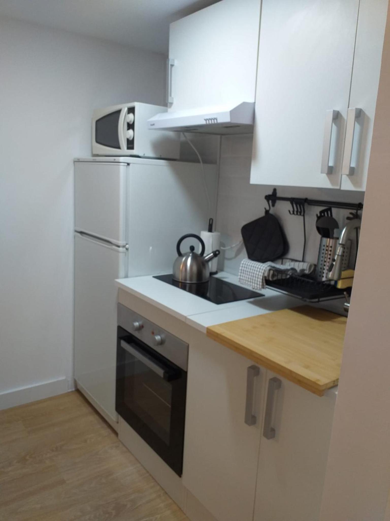 One-Bedroom Apartment photo 2