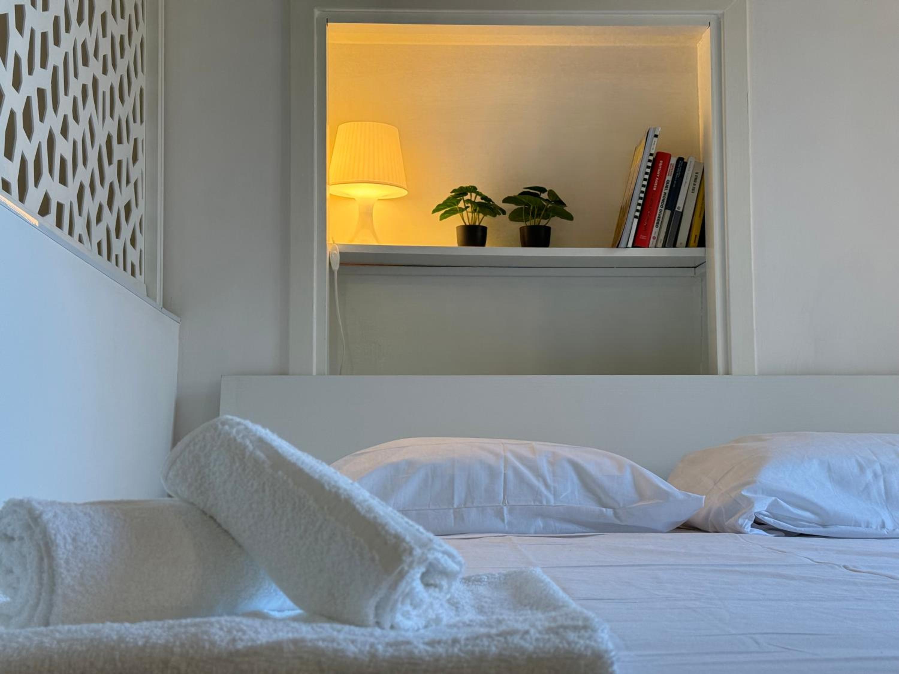 One-Bedroom Apartment photo 1
