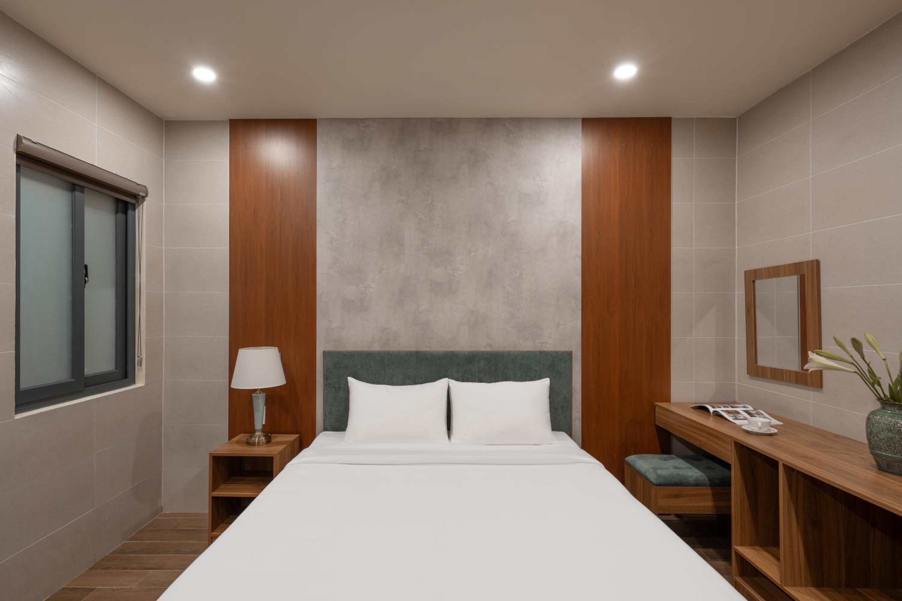 Standard Double Room - Photo 12