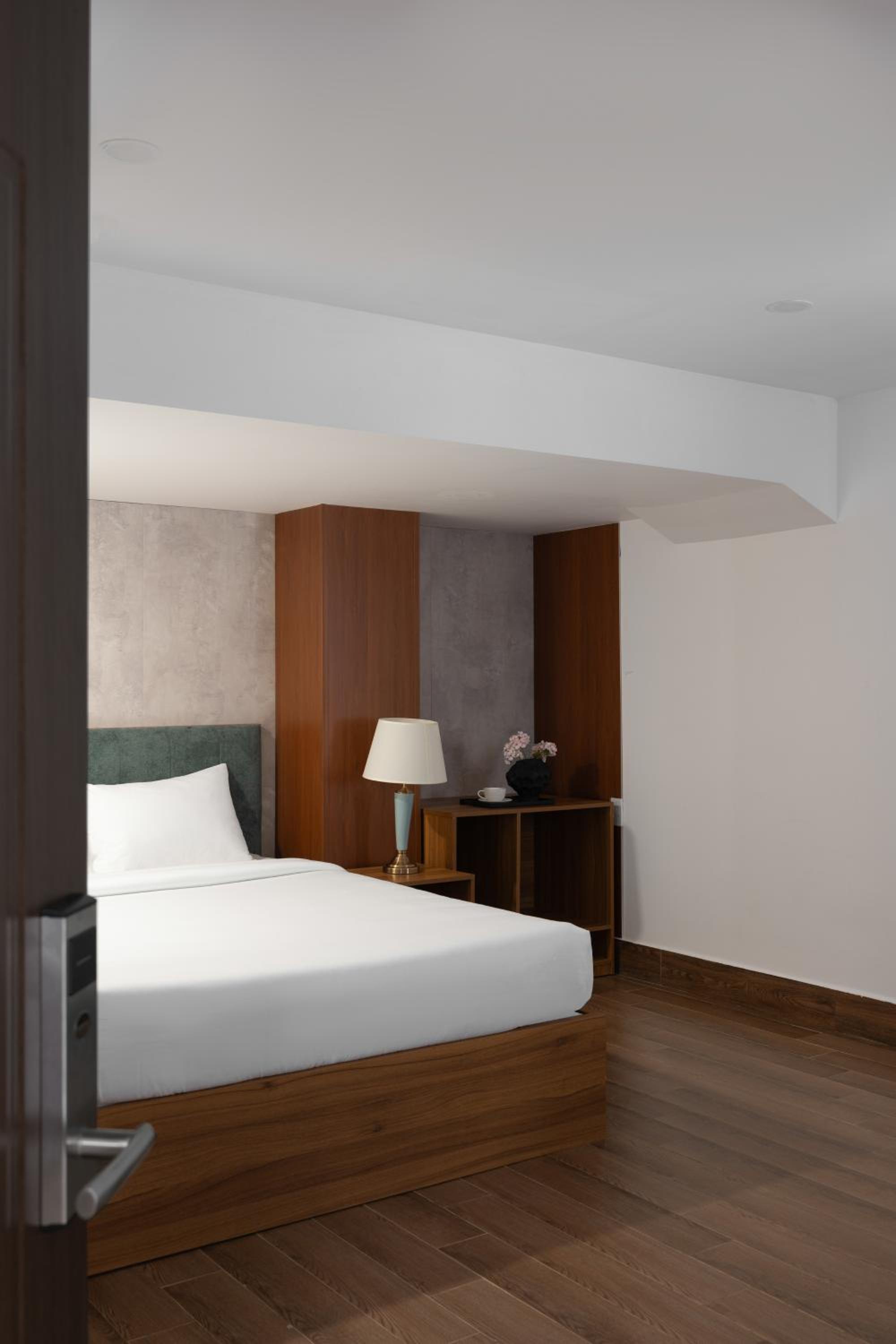 Standard Double Room - Photo 11