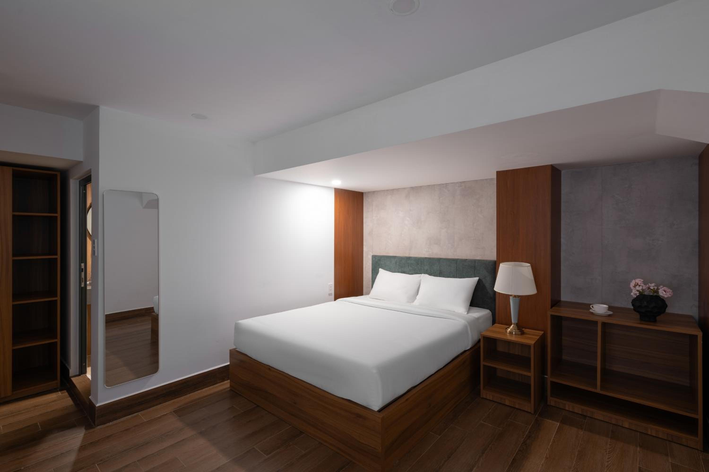 Standard Double Room - Photo 9