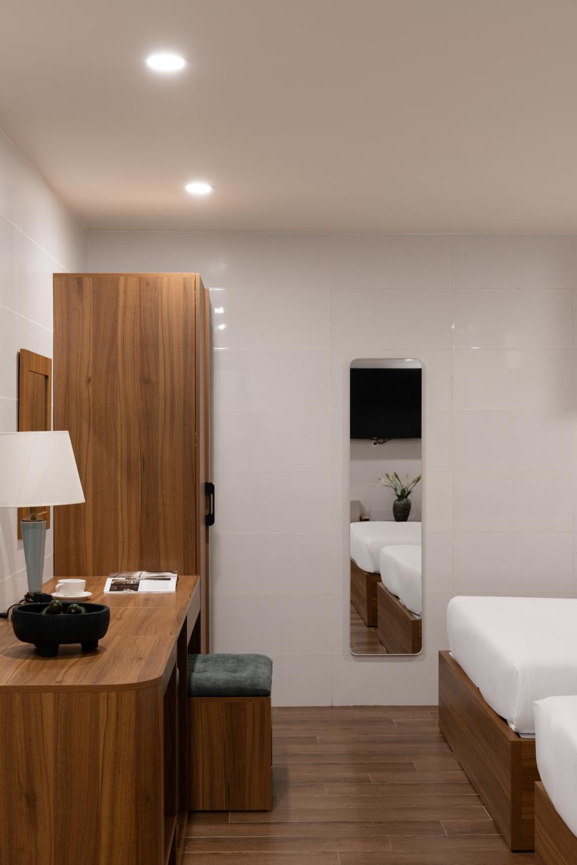 Family Room - Photo 2
