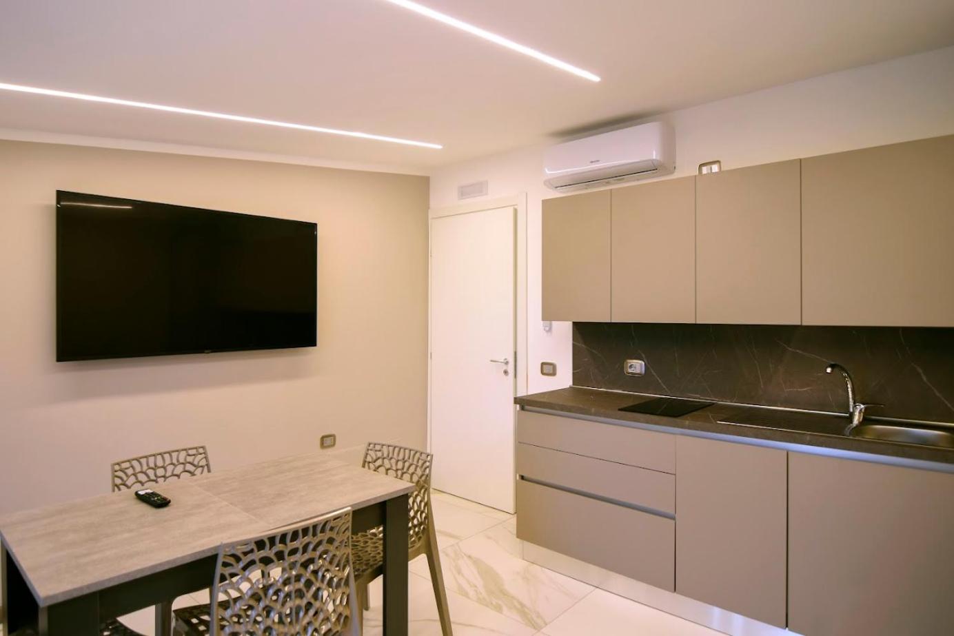Family Suite with Balcony photo 2