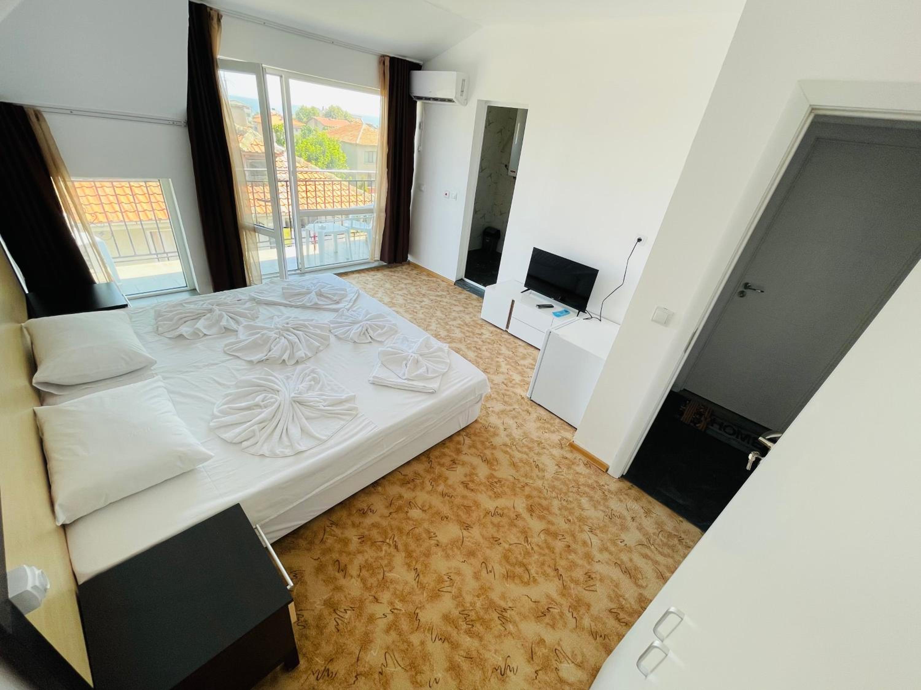 Double or Twin Room with Balcony photo 1