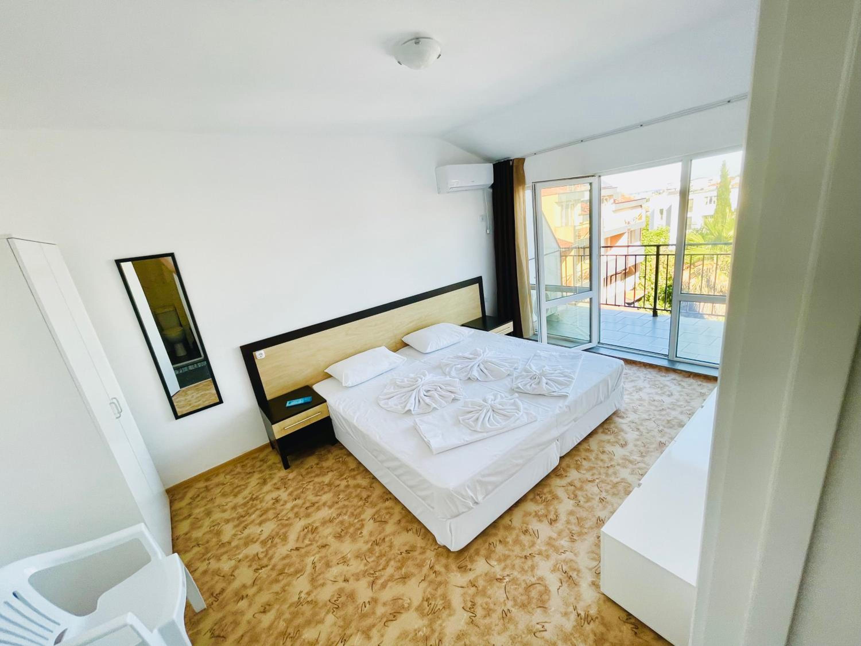 Apartment with View and Balcony photo 3