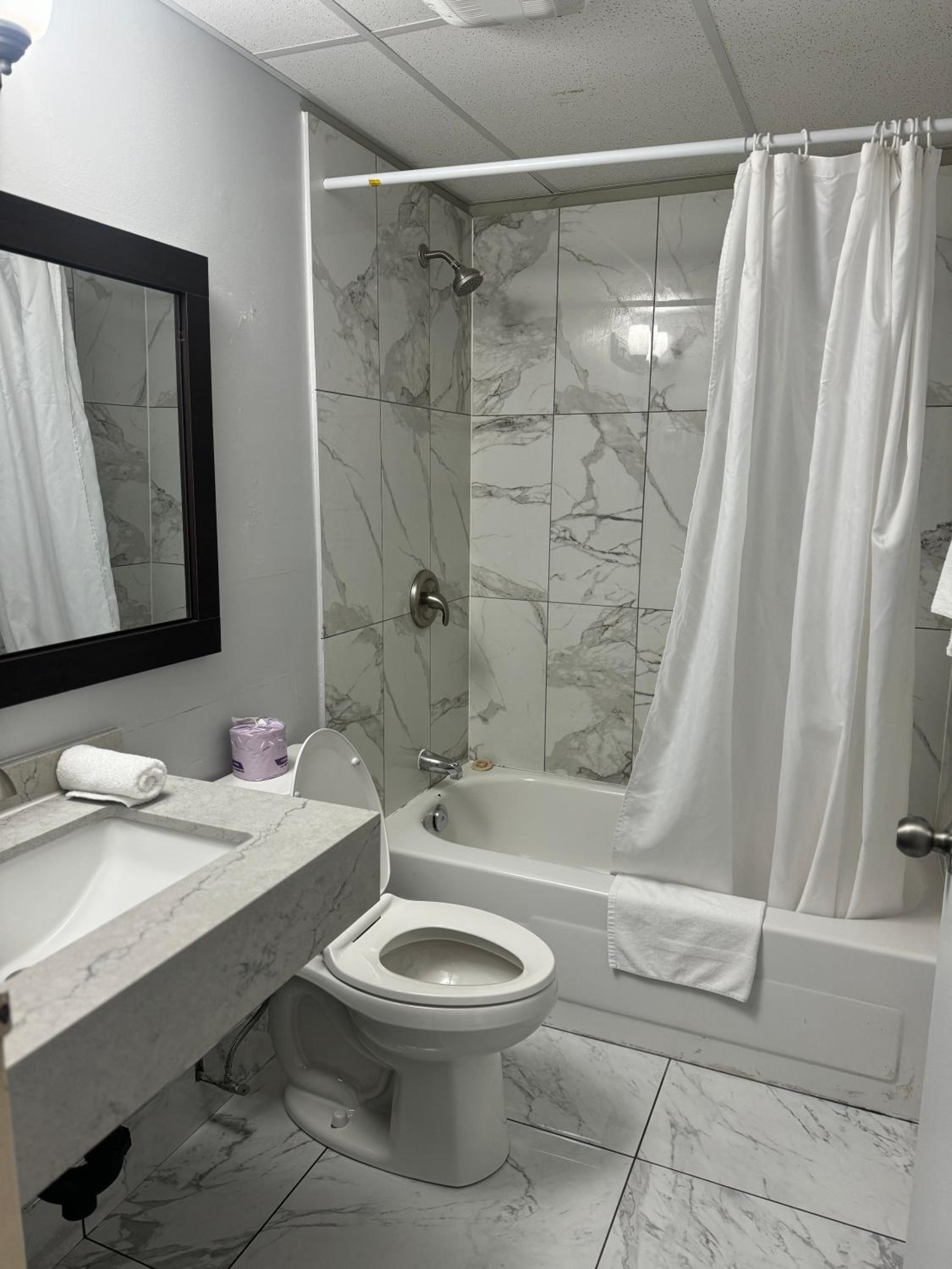 King Room with Spa Bath - Photo 7