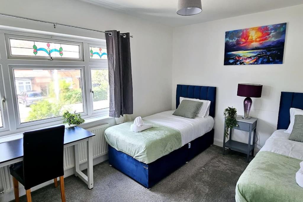 Three-Bedroom Apartment photo 2
