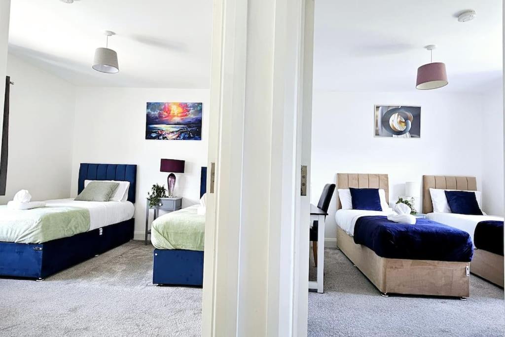 Three-Bedroom Apartment photo 3