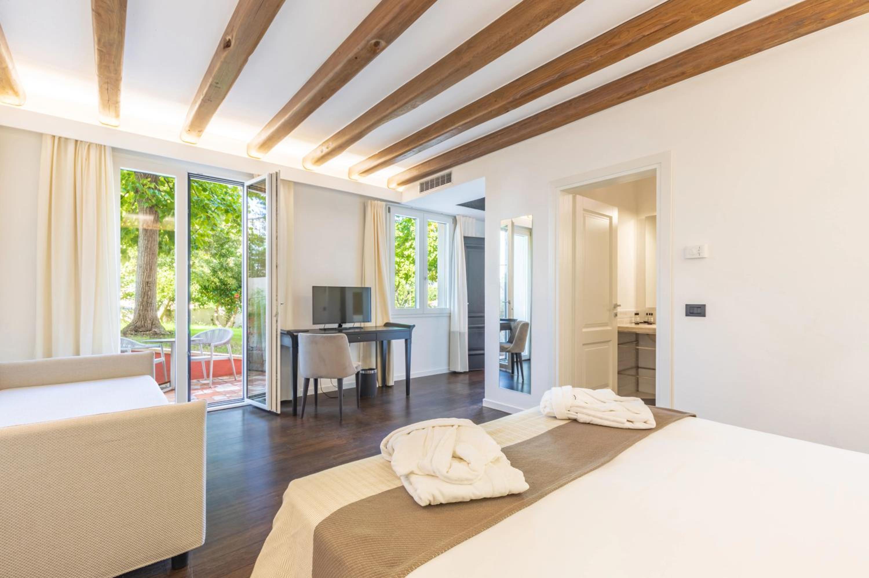 Triple Room with Garden View - Photo 1