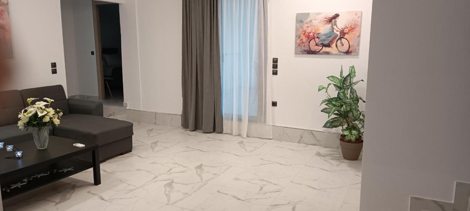 Three-Bedroom Premium Apartment with Balcony photo 2
