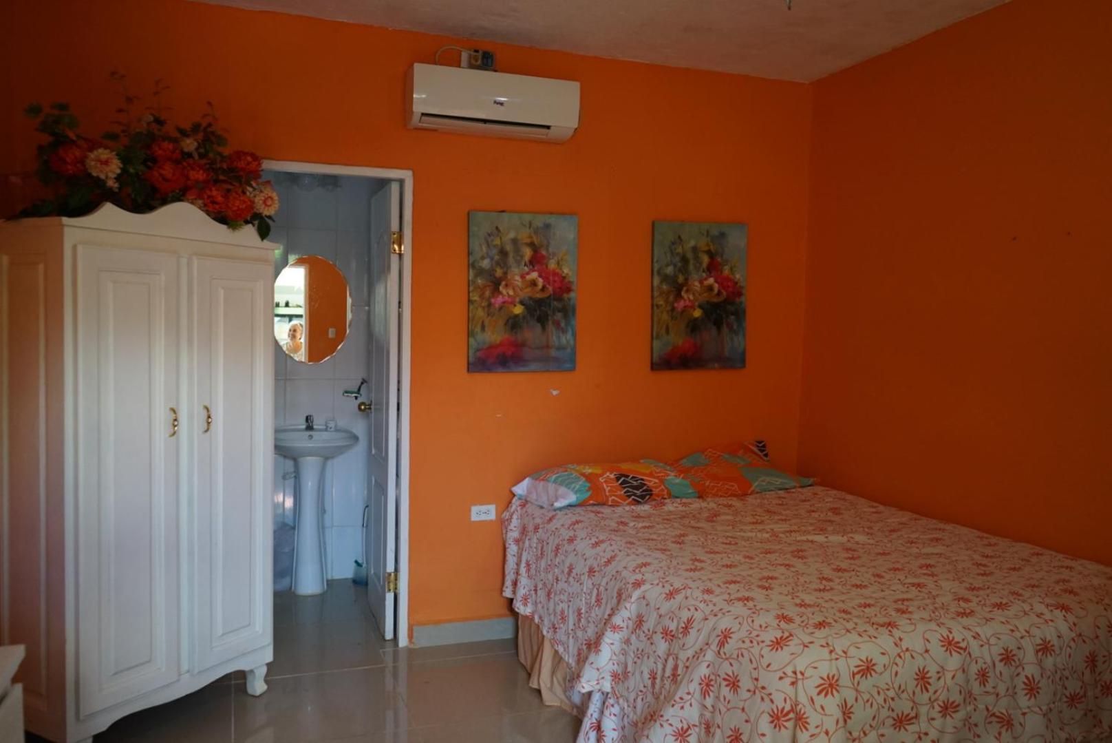 Double Room with Private Bathroom photo 2