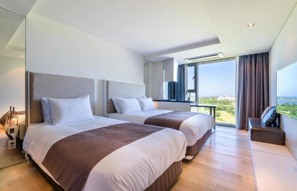 Deluxe Twin Room with Sea View