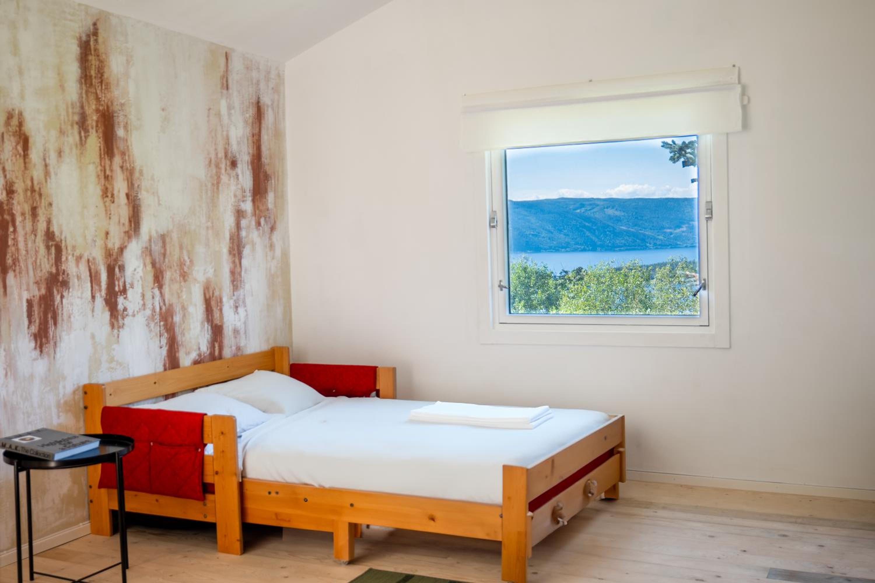 One-Bedroom House photo 1