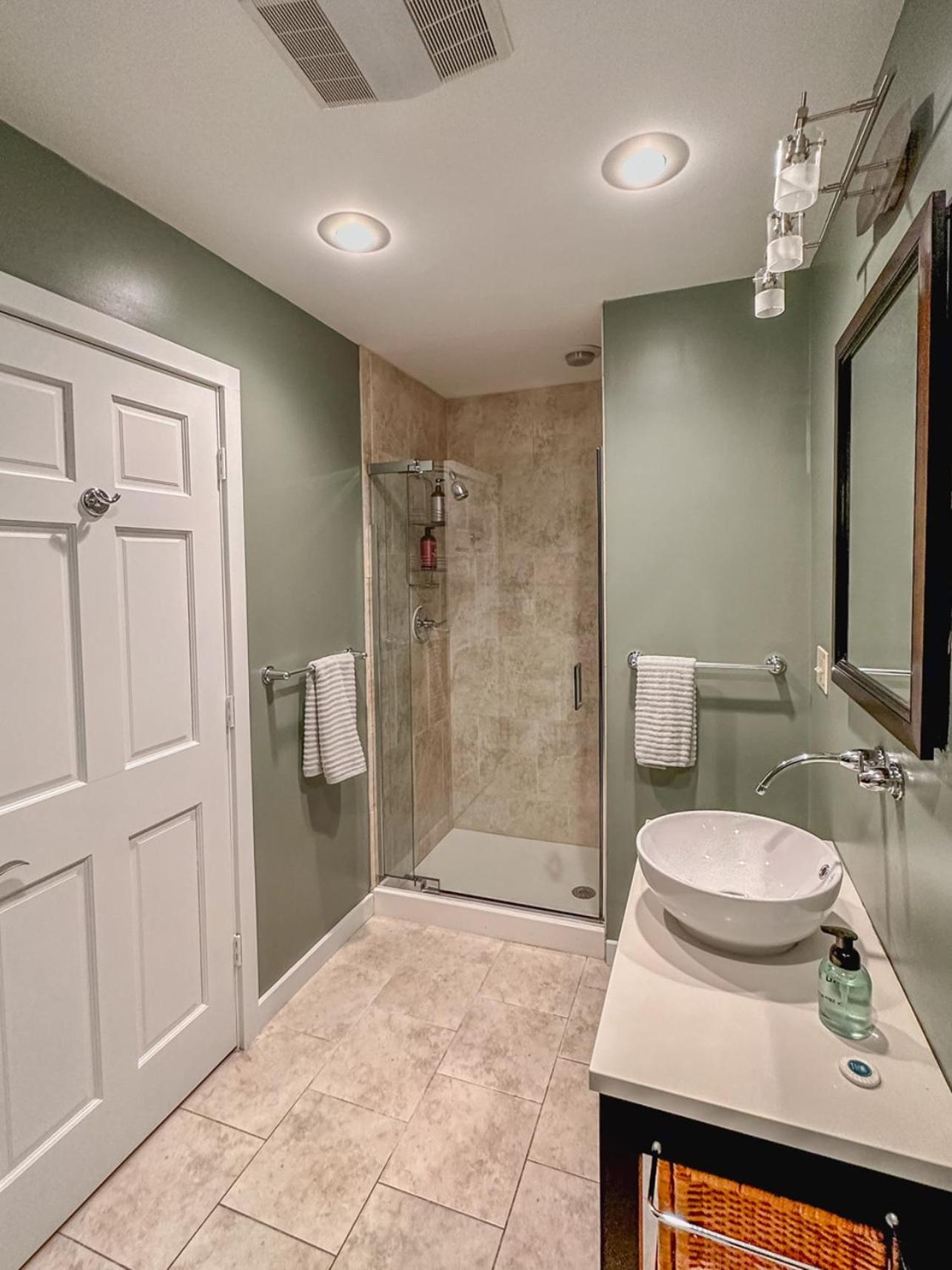Three-Bedroom House photo 2