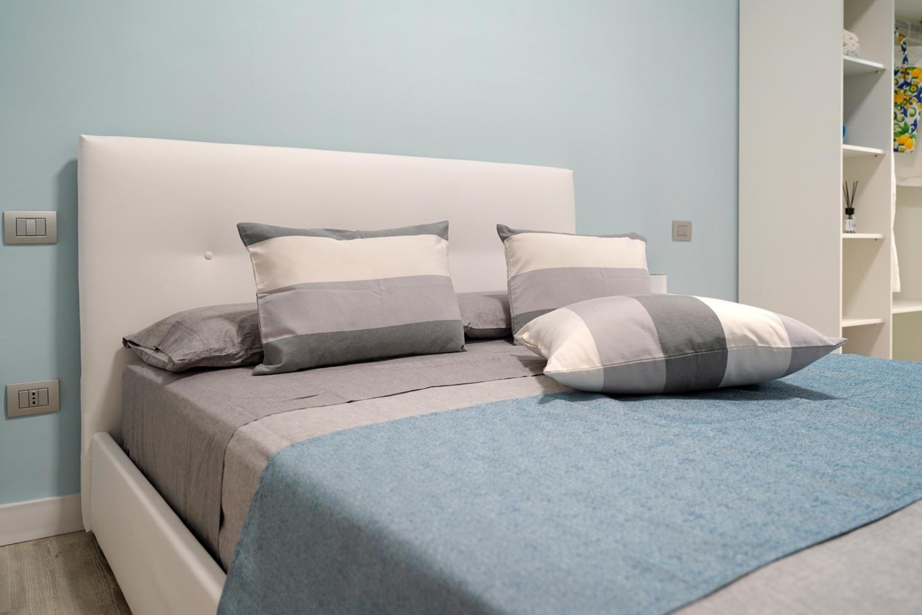 Three-Bedroom Deluxe Apartment