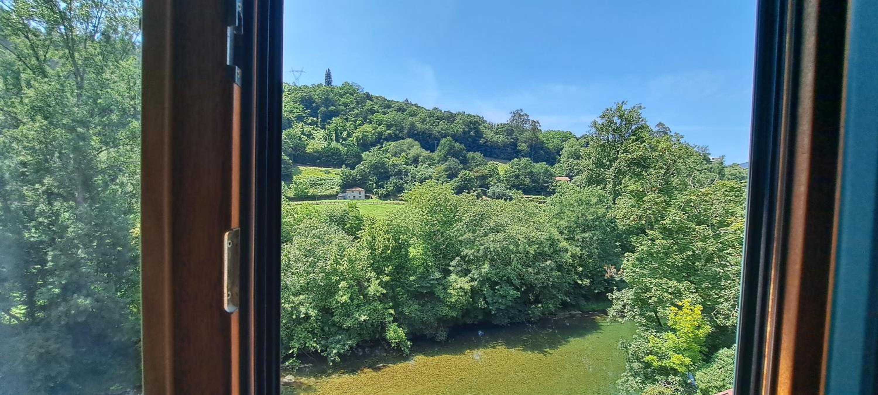 Deluxe Double or Twin Room with River View - Photo 2