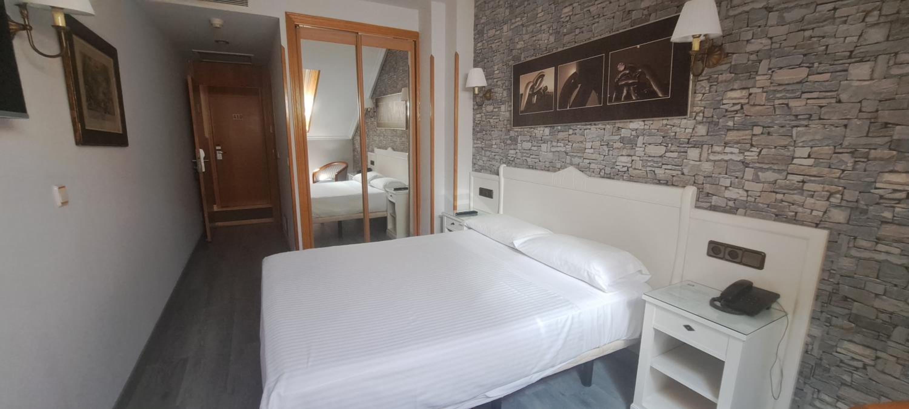 Double Room - Attic - Photo 5