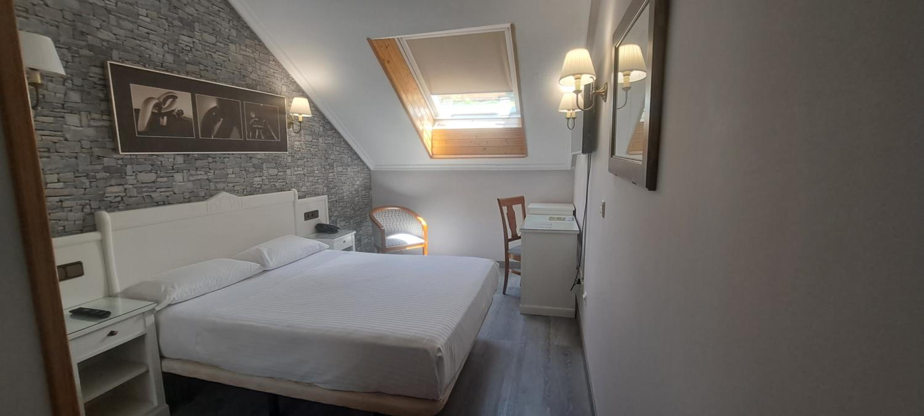 Double Room - Attic - Photo 4