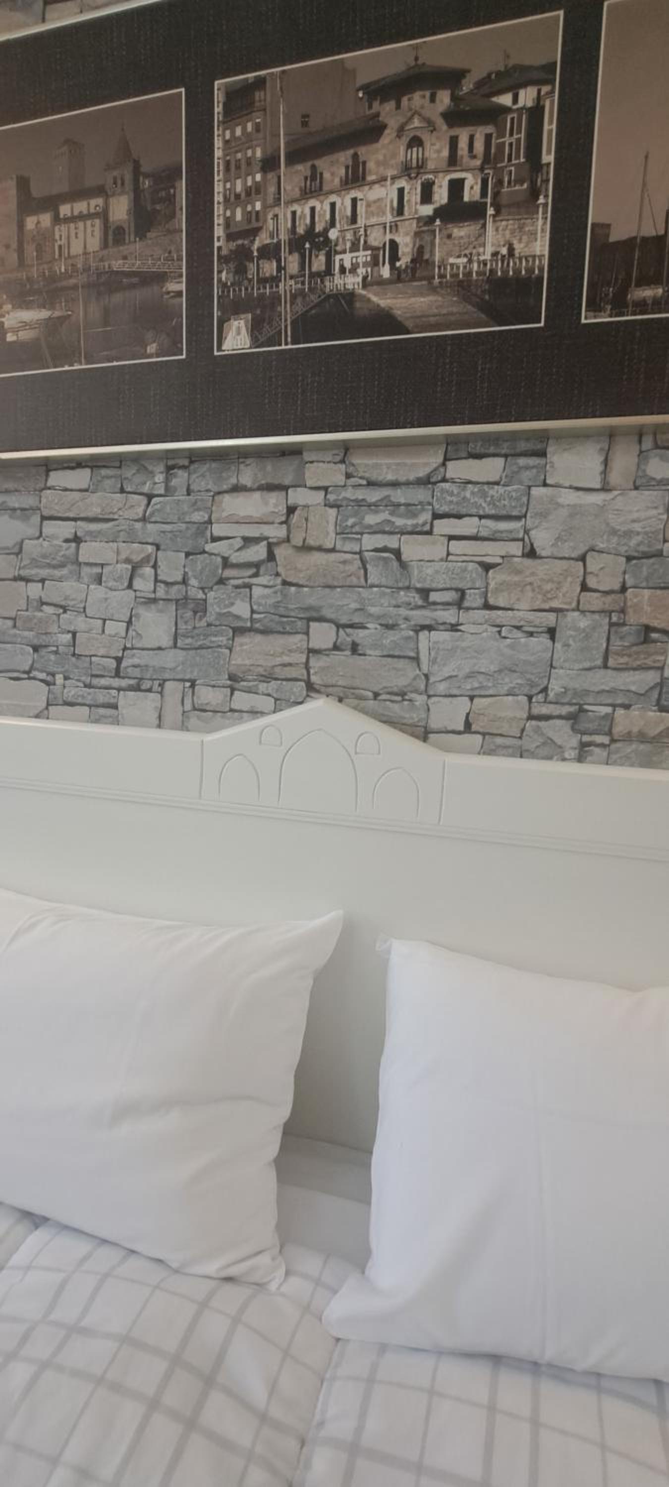 Double Room - Photo 10