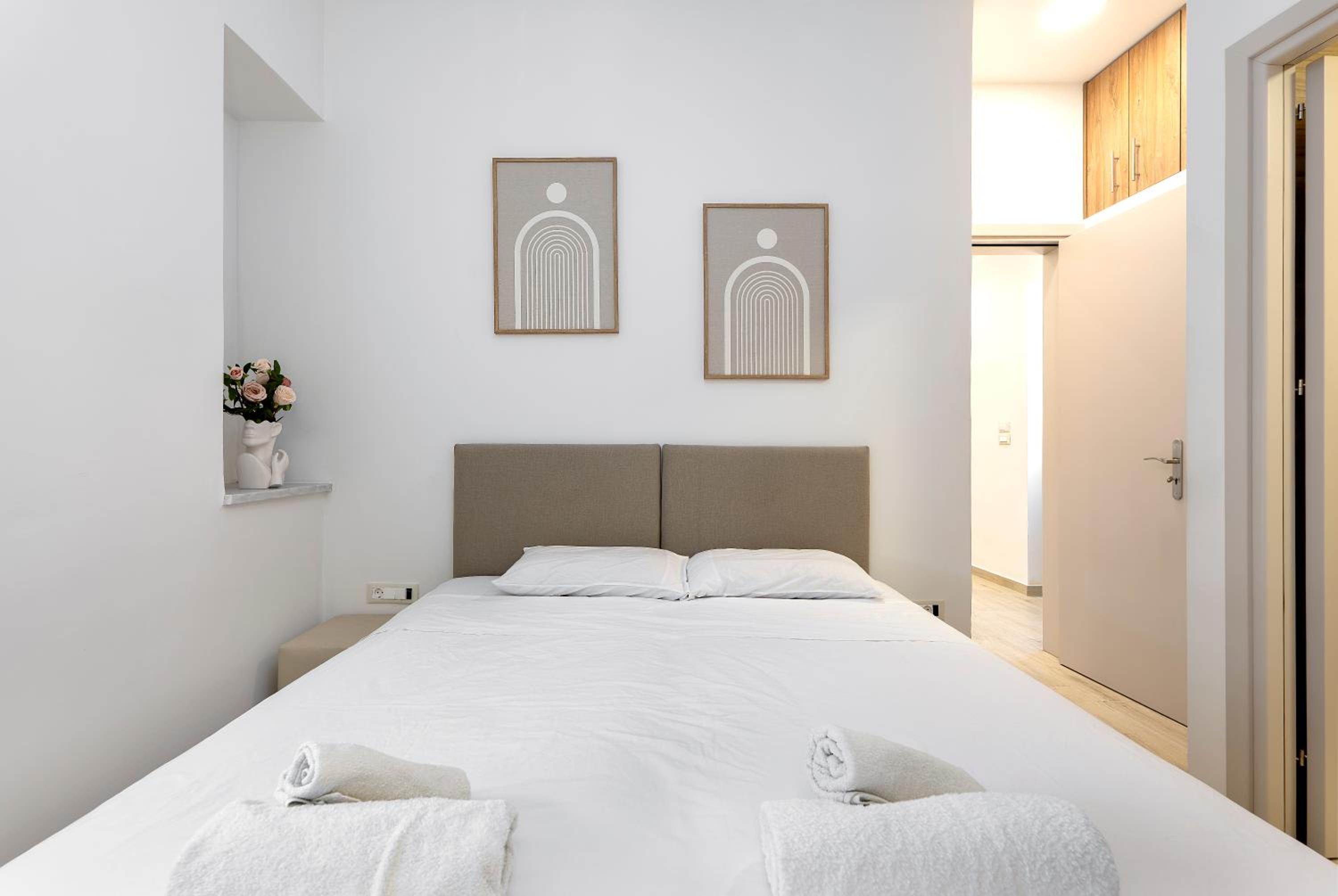 Two-Bedroom Deluxe Apartment