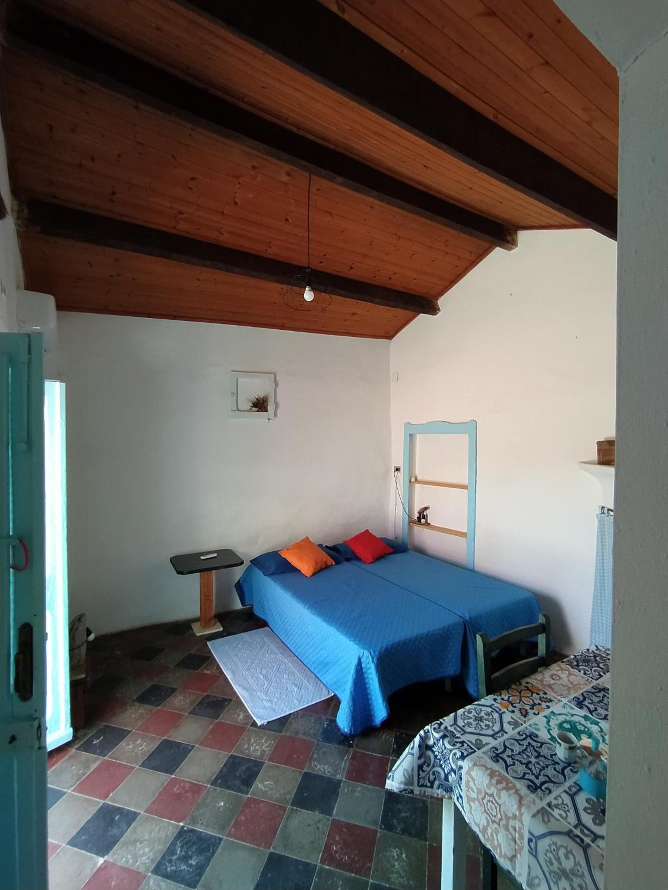 One-Bedroom House photo 1