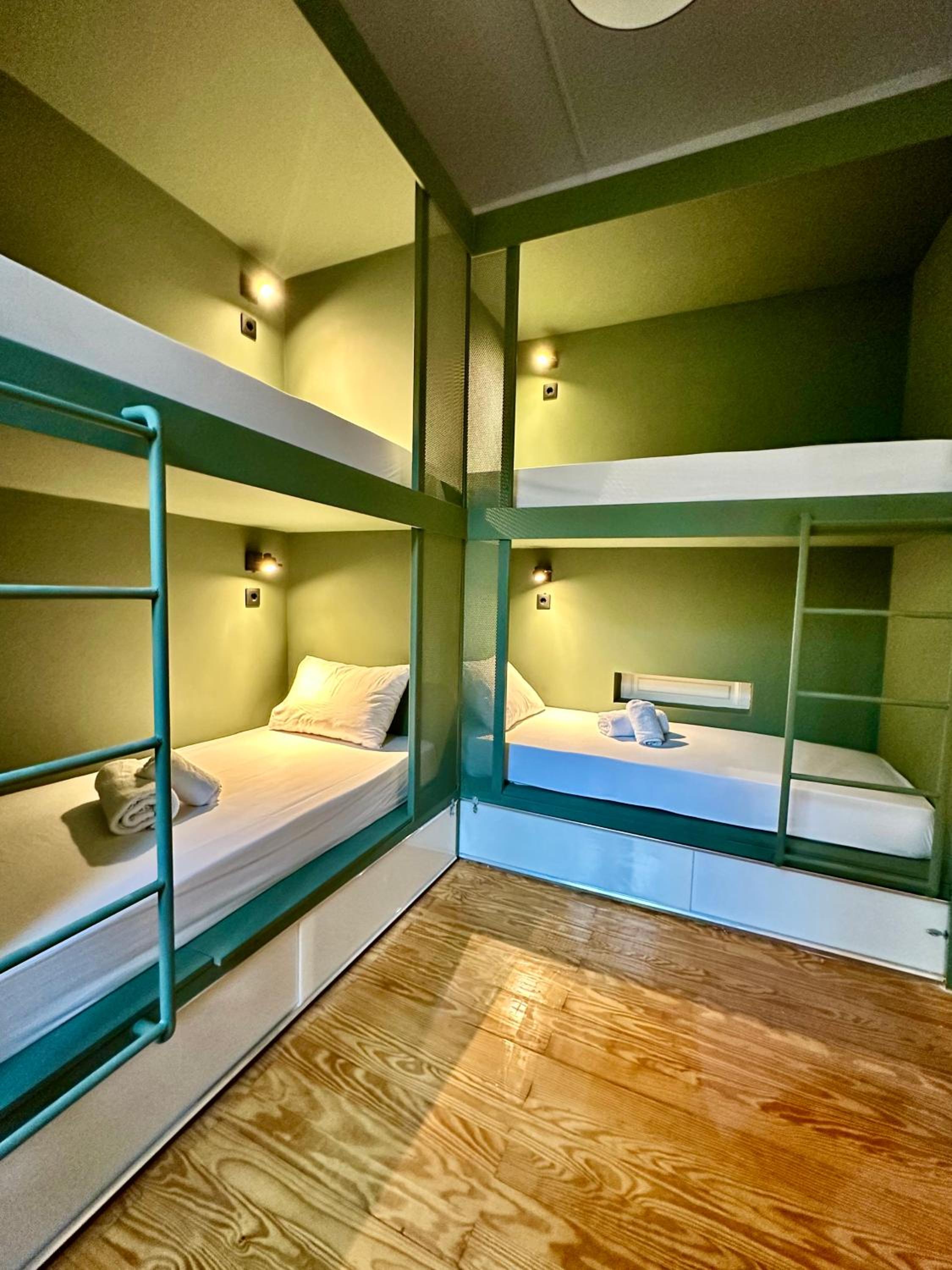 Bed in 4-Bed Mixed Dormitory Room photo 3