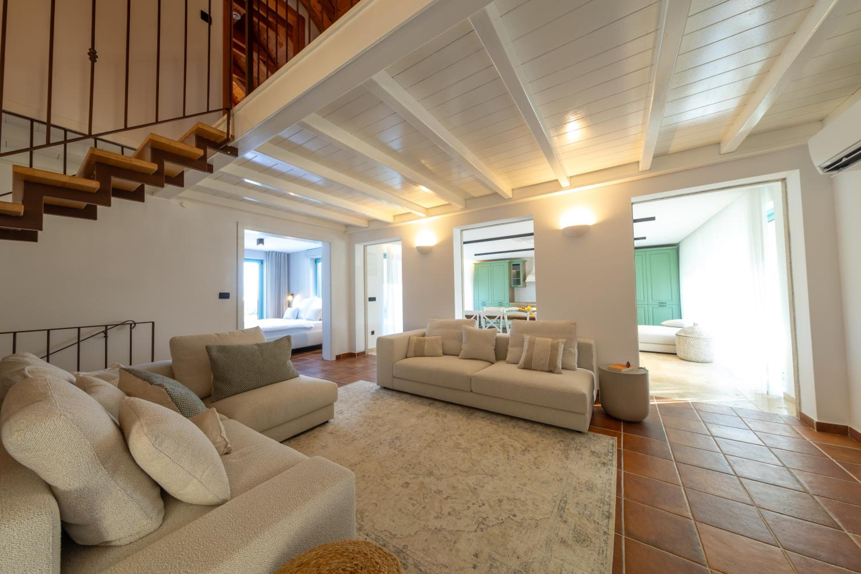 Villa photo 3
