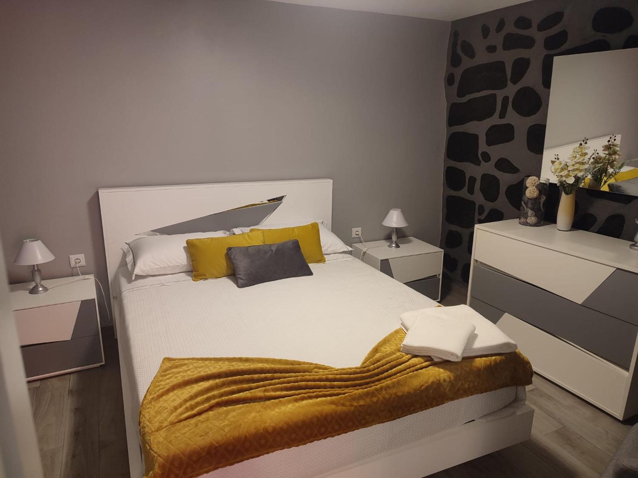 One-Bedroom House photo 1