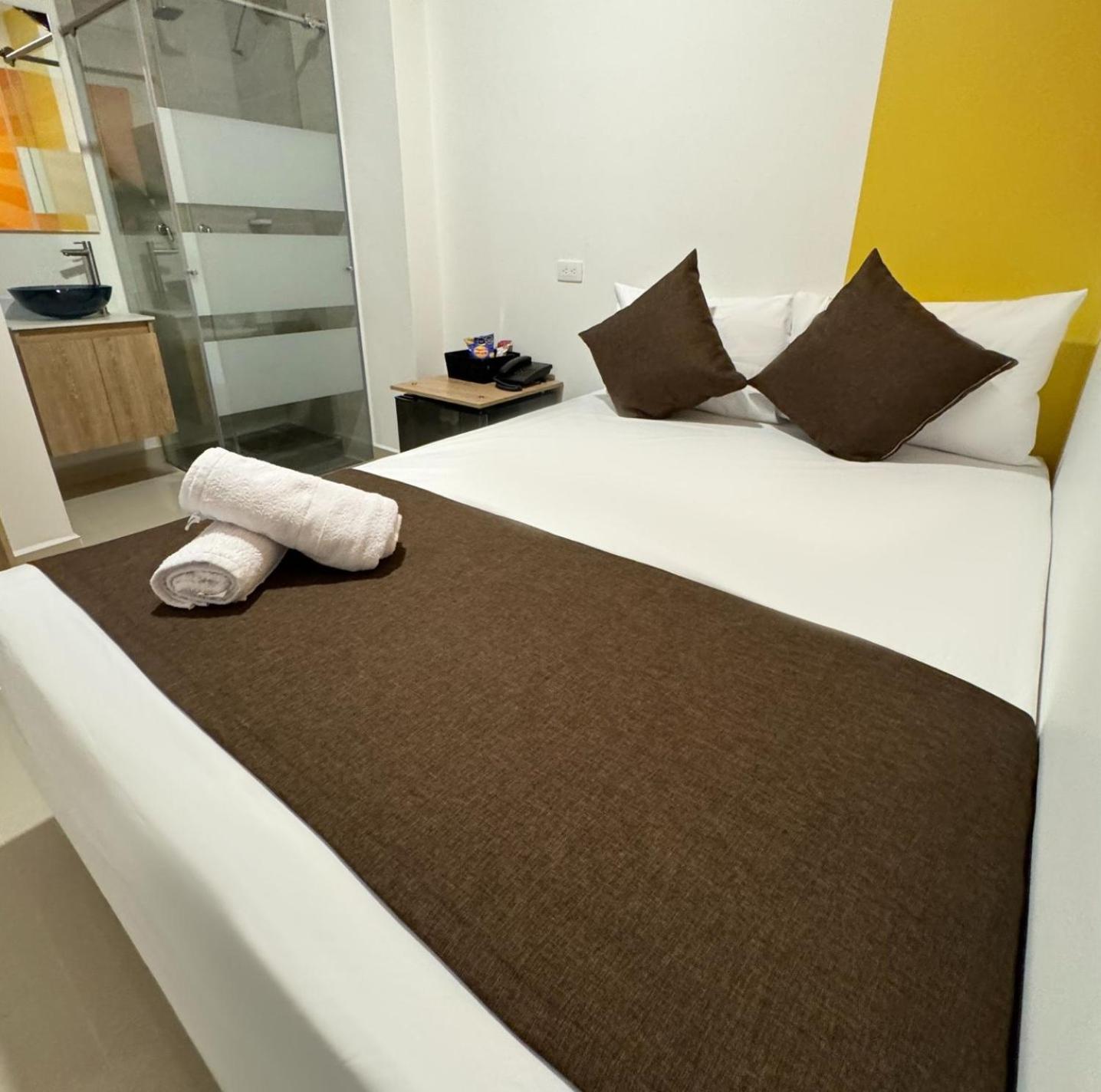 Deluxe Room (2 Adults + 1 Child)